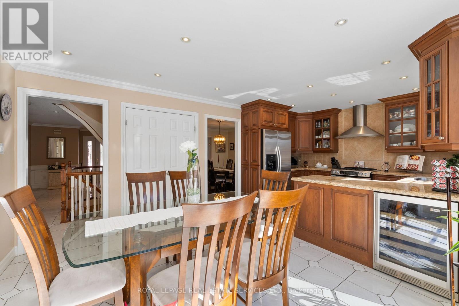 1150 Creekside Drive, Oakville, Ontario  L6H 4Z4 - Photo 13 - W12819488