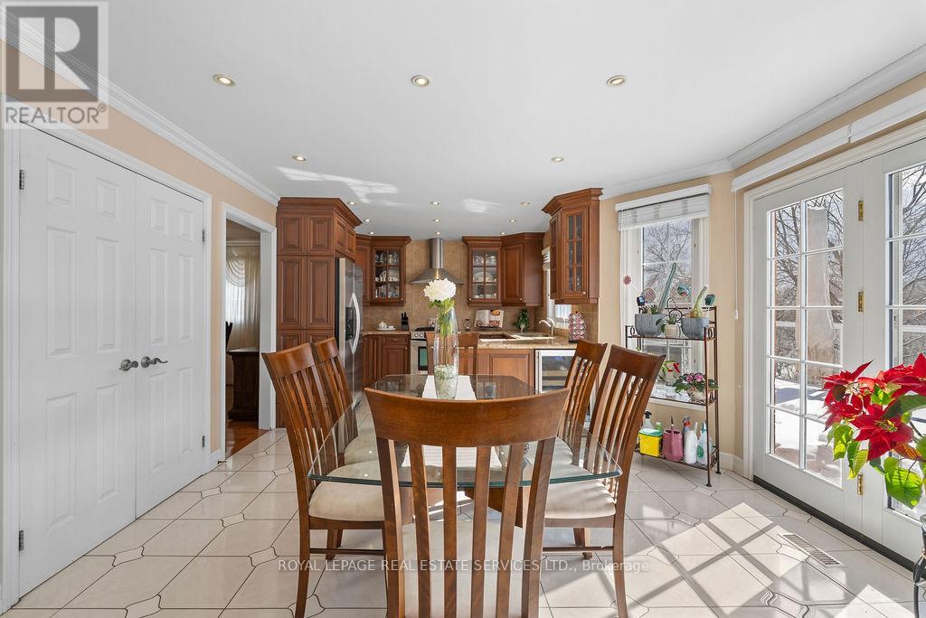 1150 Creekside Drive, Oakville, Ontario  L6H 4Z4 - Photo 14 - W12819488