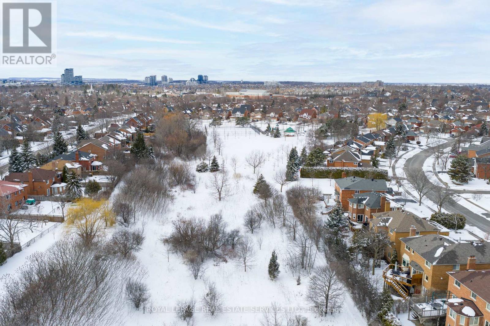 1150 Creekside Drive, Oakville, Ontario  L6H 4Z4 - Photo 3 - W12819488