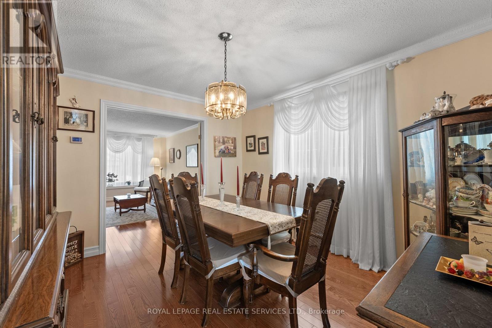 1150 Creekside Drive, Oakville, Ontario  L6H 4Z4 - Photo 8 - W12819488