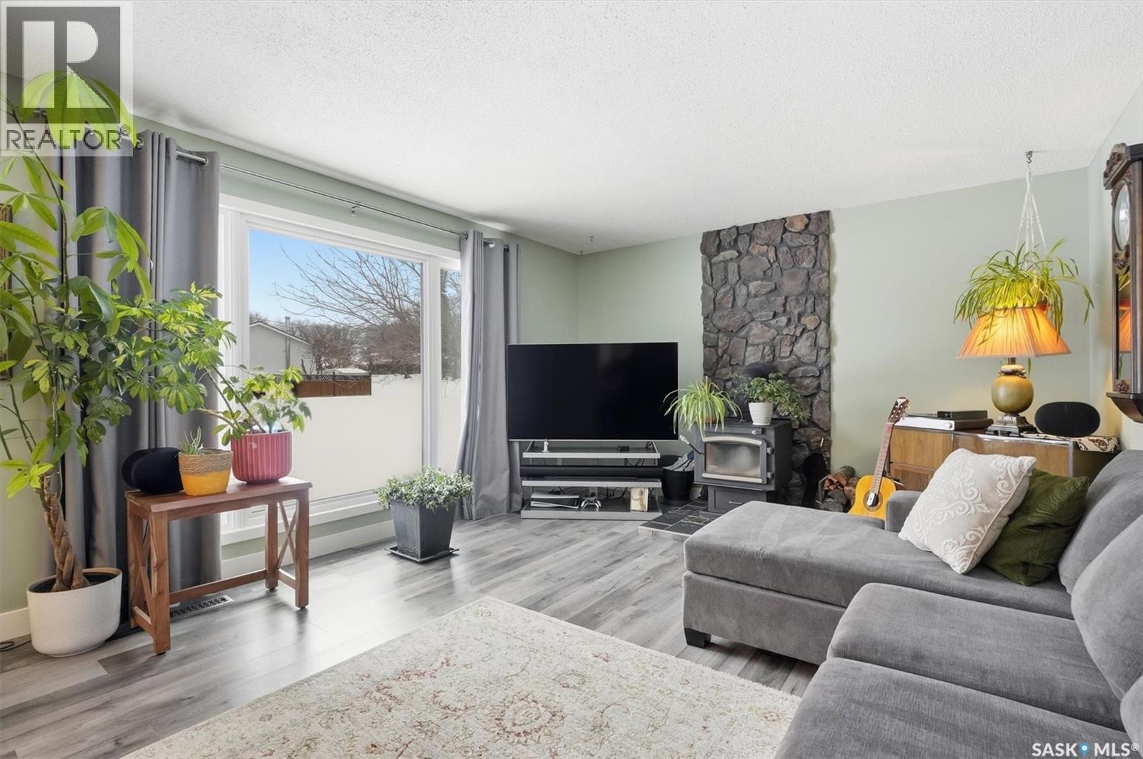 302 3rd Street W, Delisle, Saskatchewan  S0L 0P0 - Photo 3 - SK029113