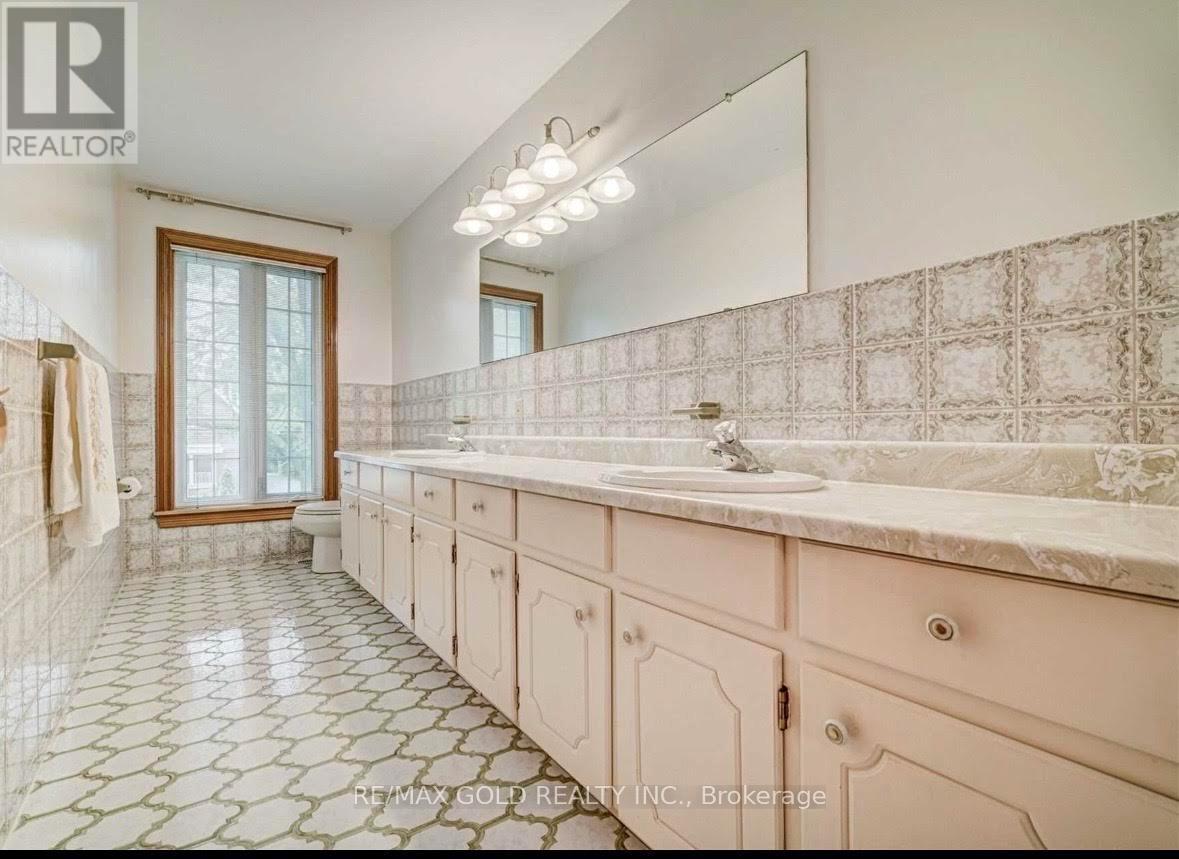 12 Kingsview Boulevard, Toronto, Ontario  M9R 1T6 - Photo 12 - W12816738