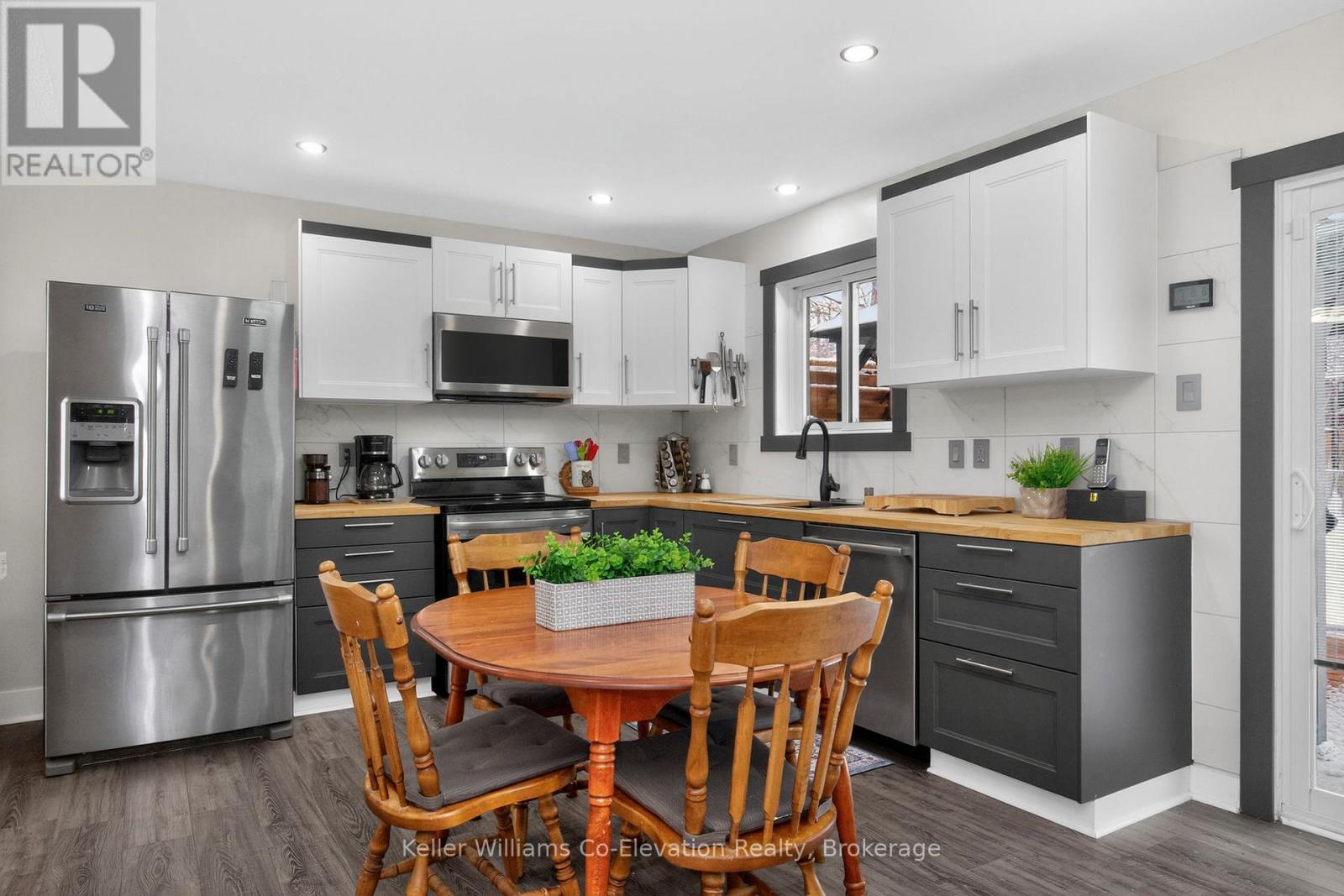 44 Byrnes Crescent, Penetanguishene, Ontario L9M 1V9 - Photo 6 - S12819594