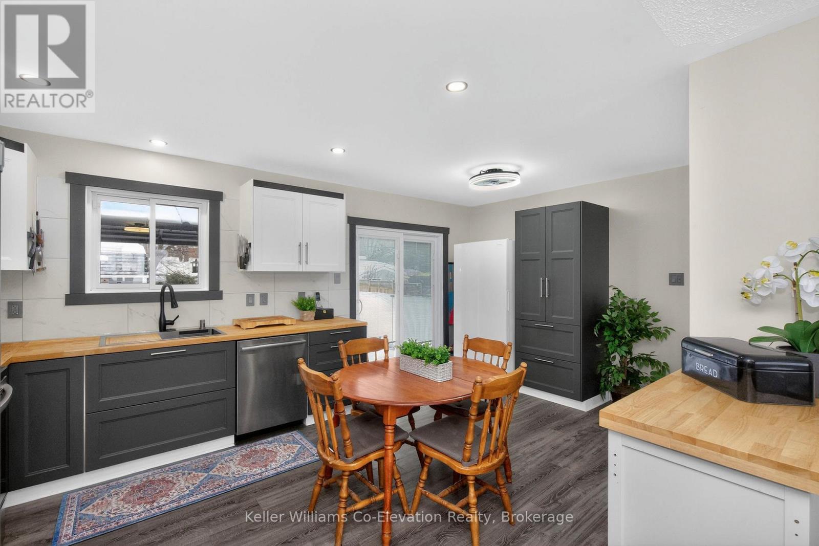 44 Byrnes Crescent, Penetanguishene, Ontario L9M 1V9 - Photo 7 - S12819594