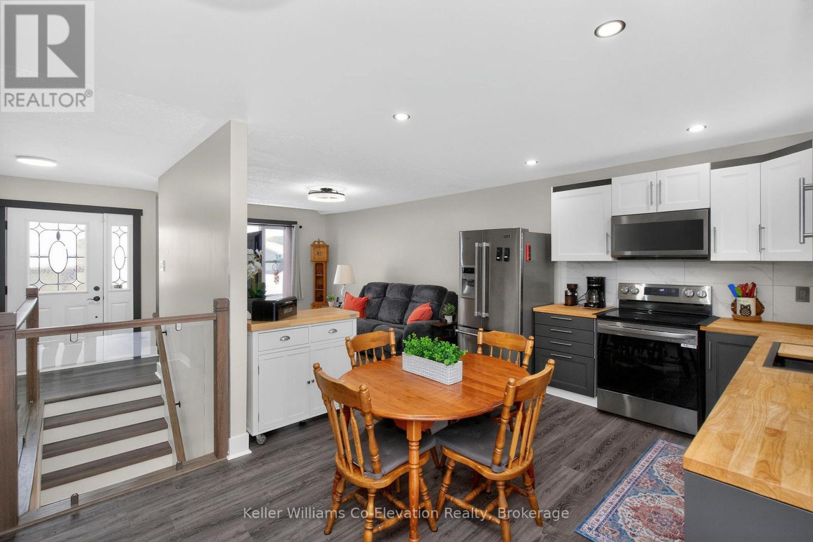 44 Byrnes Crescent, Penetanguishene, Ontario L9M 1V9 - Photo 8 - S12819594