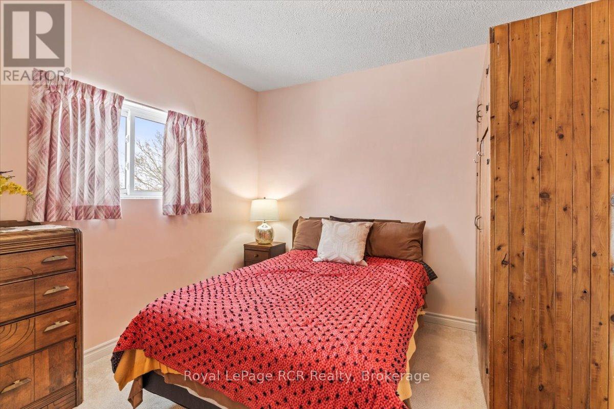 560 6th Avenue, Hanover, Ontario N4N 2G6 - Photo 18 - X12819714