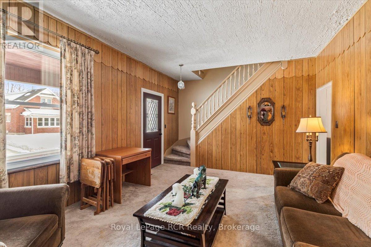 560 6th Avenue, Hanover, Ontario N4N 2G6 - Photo 5 - X12819714