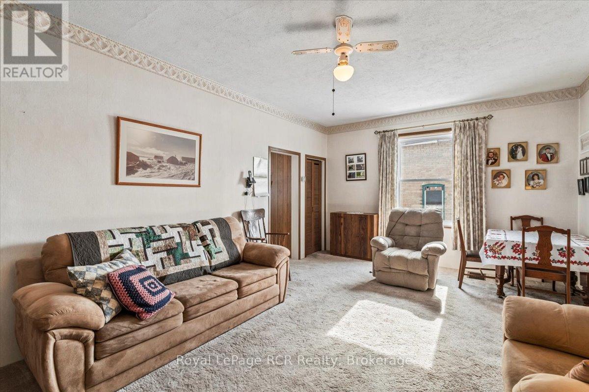 560 6th Avenue, Hanover, Ontario N4N 2G6 - Photo 7 - X12819714