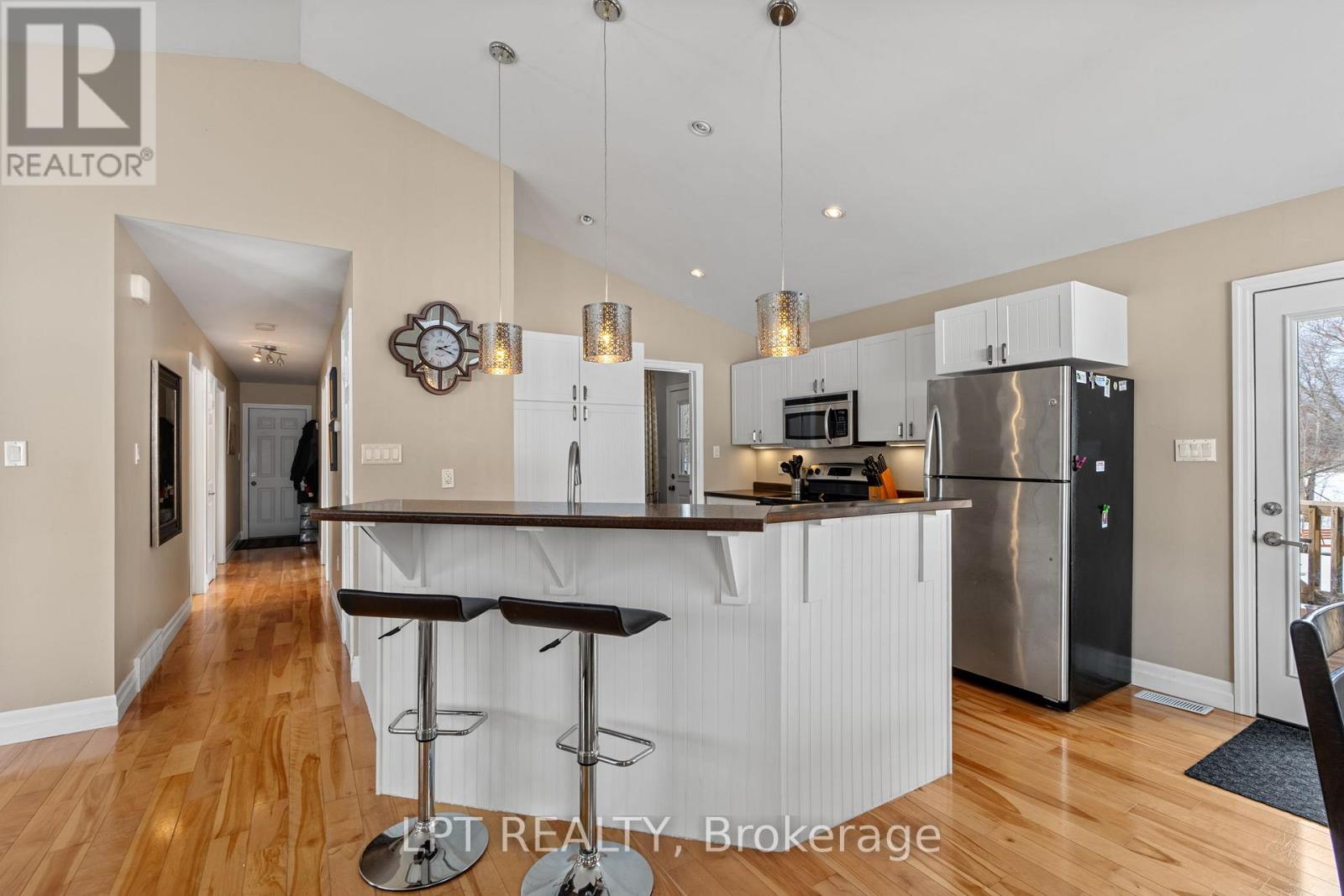 8336 Burwell Road, Lambton Shores, Ontario  N0M 1T0 - Photo 15 - X12819588