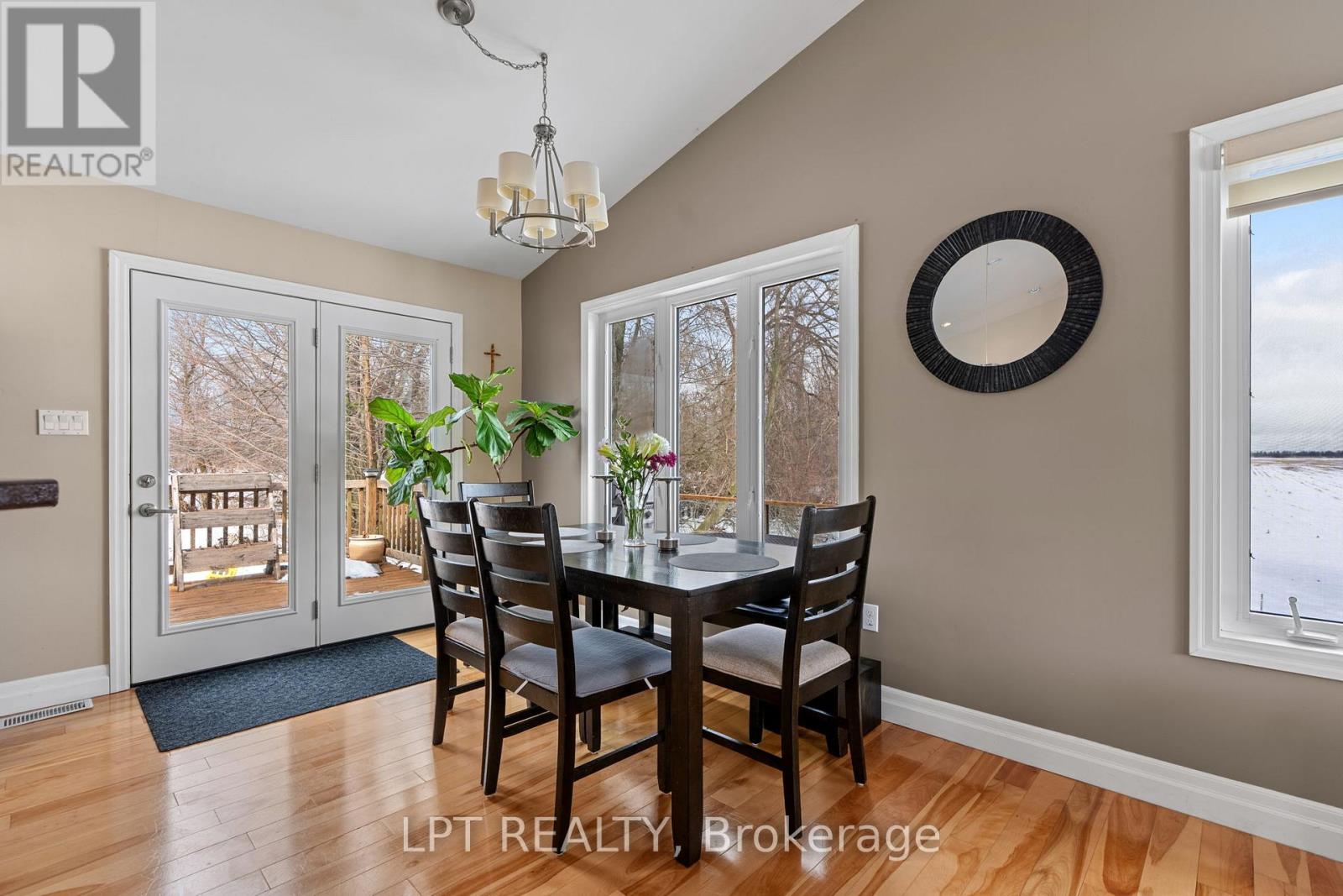 8336 Burwell Road, Lambton Shores, Ontario  N0M 1T0 - Photo 16 - X12819588