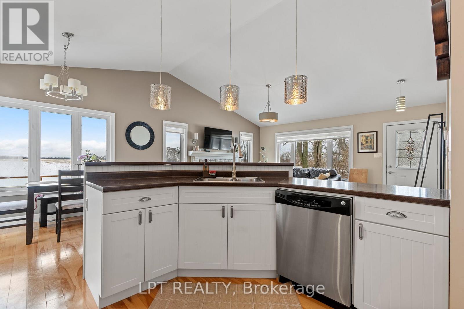 8336 Burwell Road, Lambton Shores, Ontario  N0M 1T0 - Photo 17 - X12819588