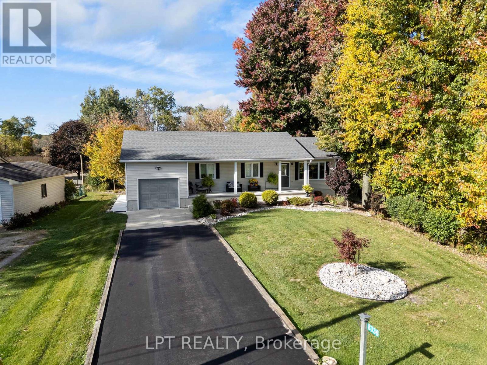 8336 Burwell Road, Lambton Shores, Ontario  N0M 1T0 - Photo 2 - X12819588