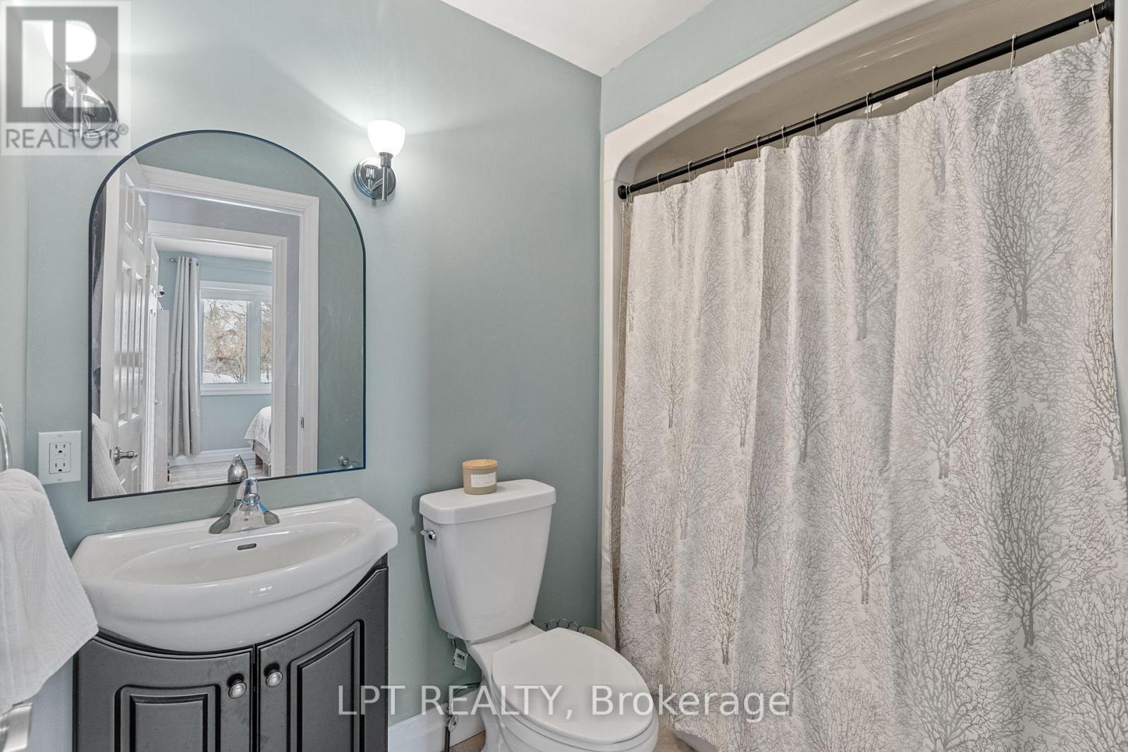 8336 Burwell Road, Lambton Shores, Ontario  N0M 1T0 - Photo 23 - X12819588