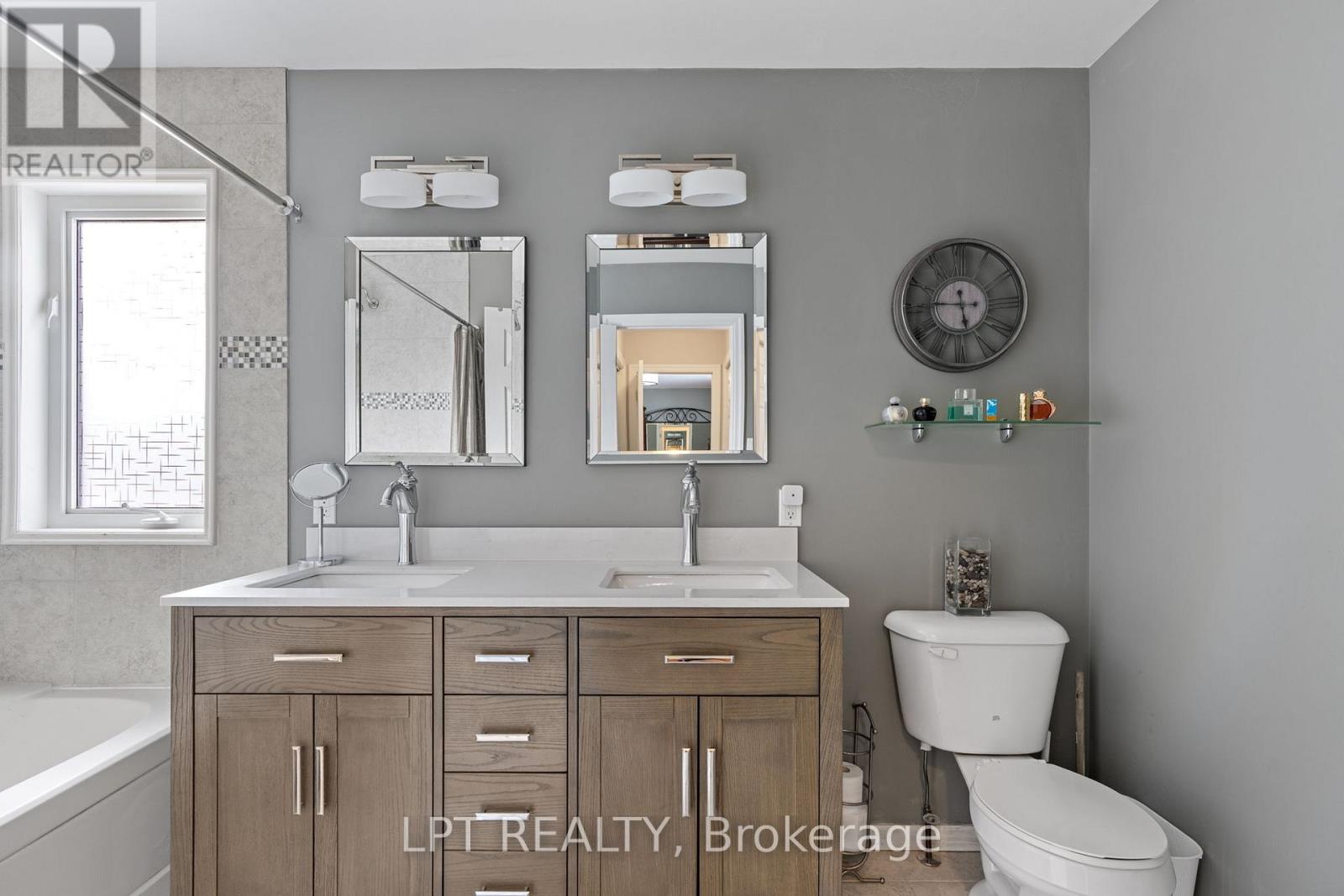 8336 Burwell Road, Lambton Shores, Ontario  N0M 1T0 - Photo 27 - X12819588