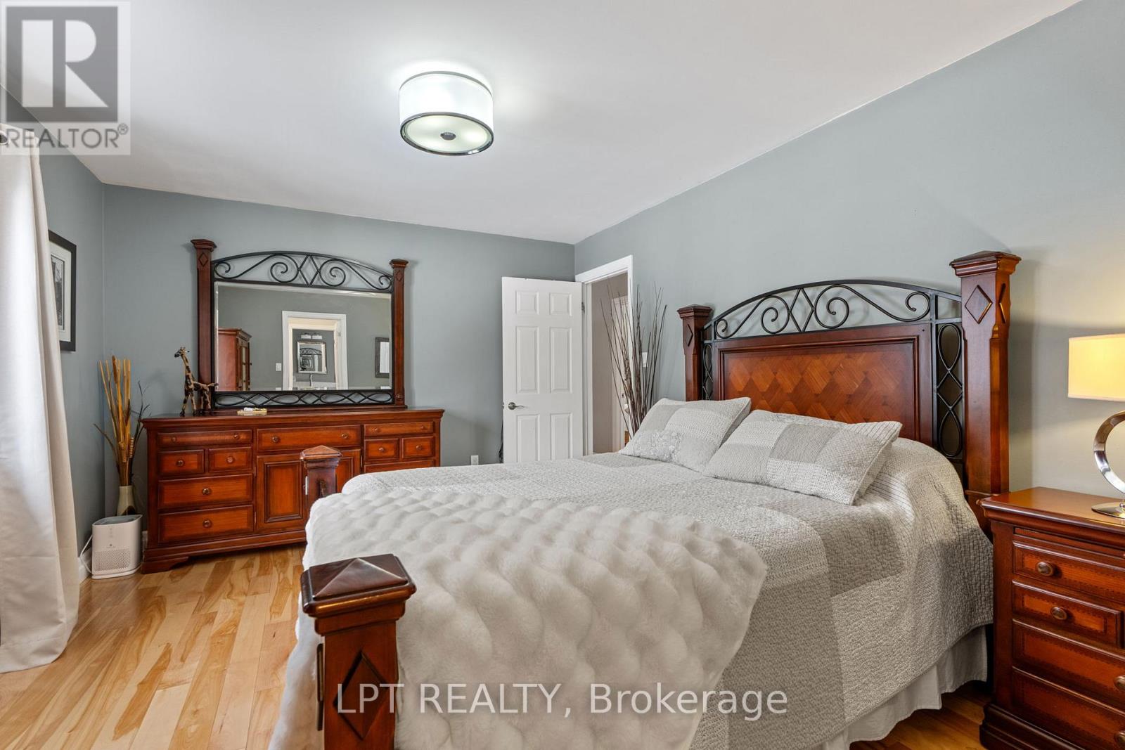 8336 Burwell Road, Lambton Shores, Ontario  N0M 1T0 - Photo 31 - X12819588