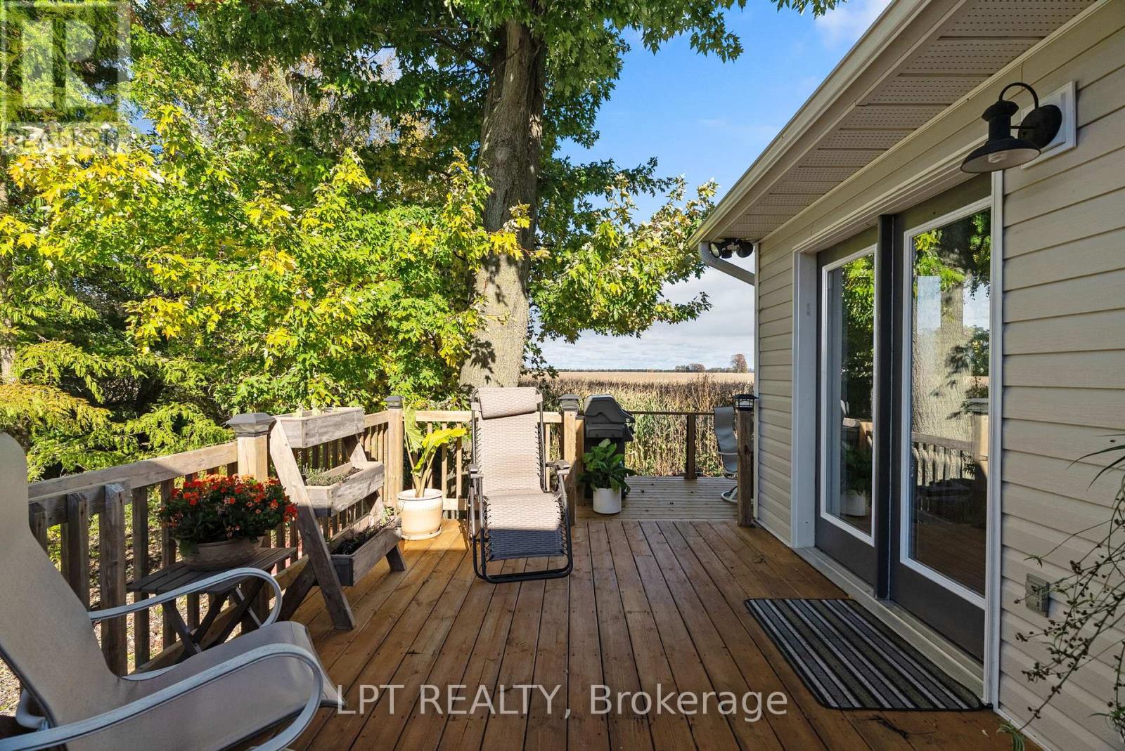 8336 Burwell Road, Lambton Shores, Ontario  N0M 1T0 - Photo 32 - X12819588