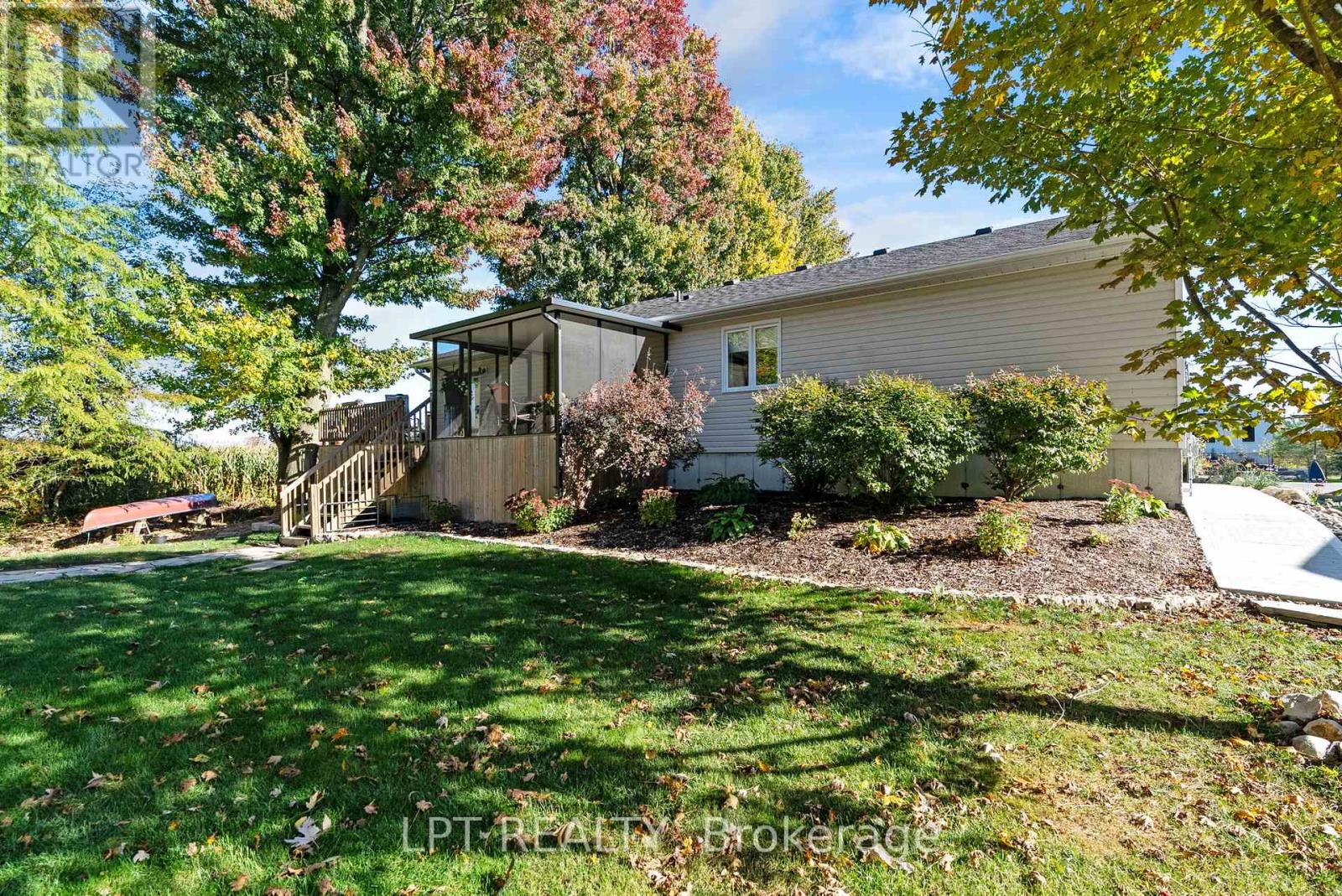 8336 Burwell Road, Lambton Shores, Ontario  N0M 1T0 - Photo 37 - X12819588