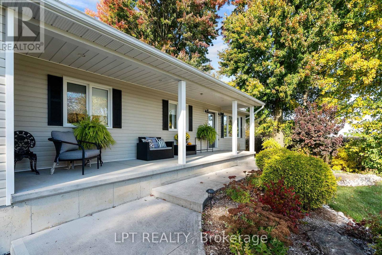 8336 Burwell Road, Lambton Shores, Ontario  N0M 1T0 - Photo 7 - X12819588