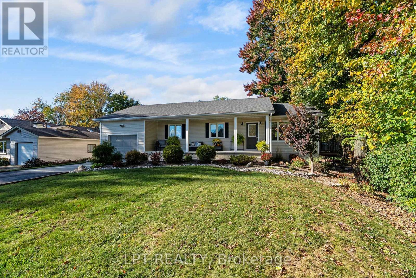 8336 Burwell Road, Lambton Shores, Ontario  N0M 1T0 - Photo 8 - X12819588