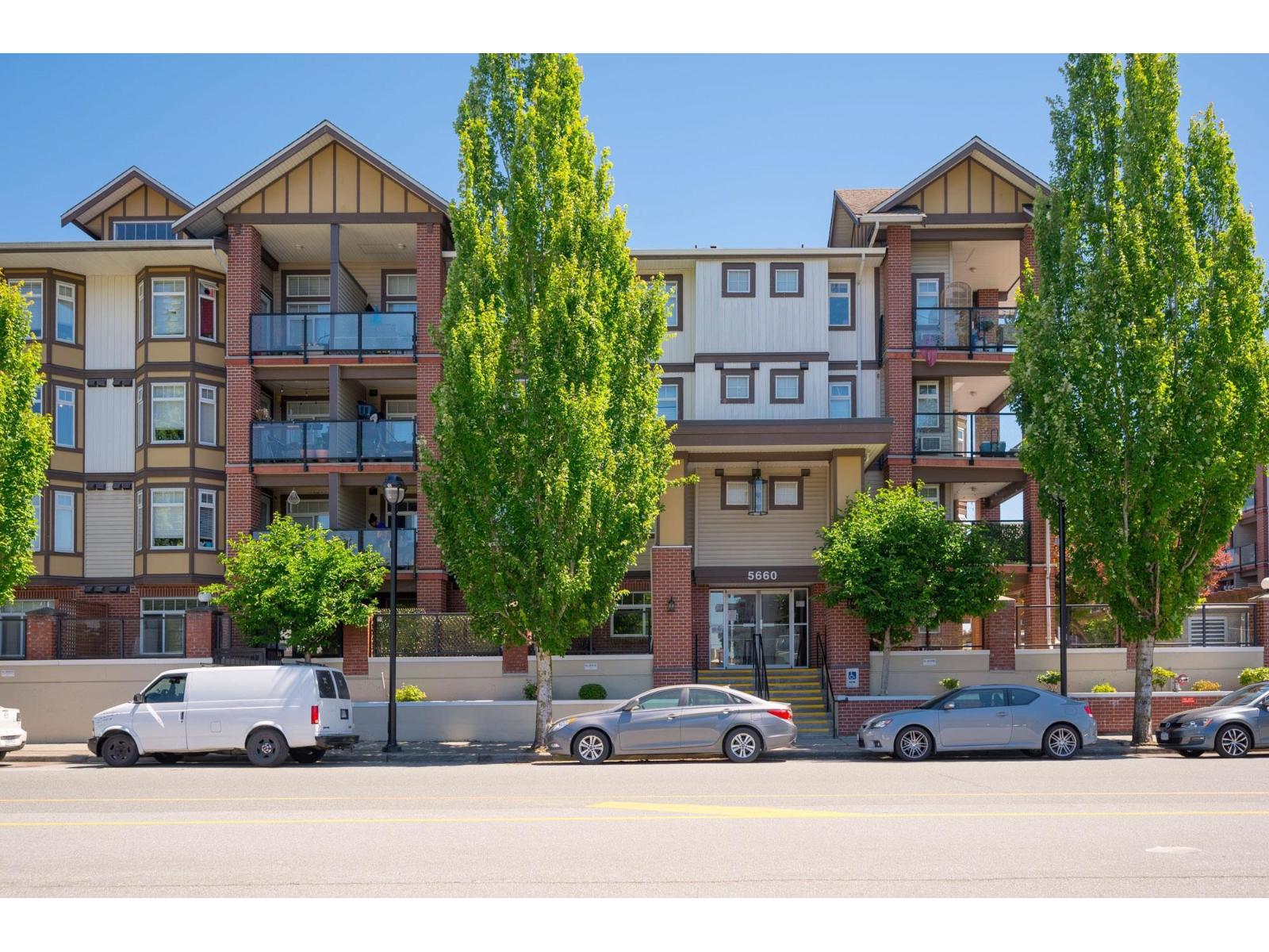 439 5660 201a Street, Langley, British Columbia  V3A 0B4 - Photo 1 - R3093374