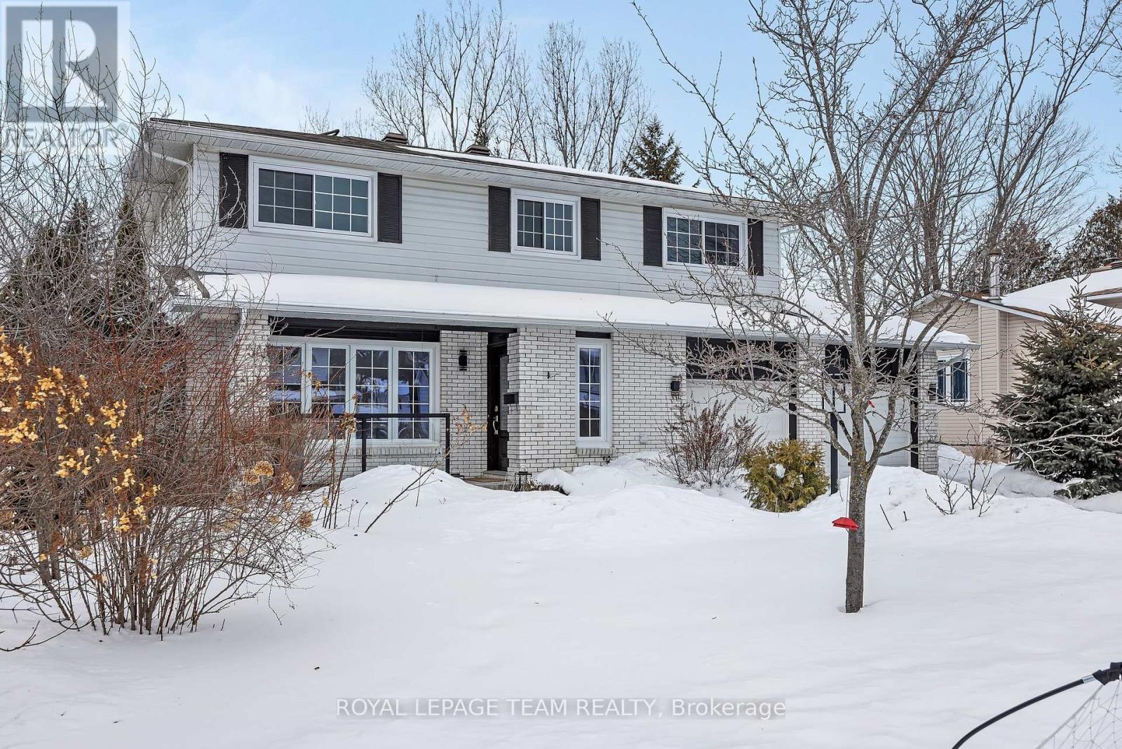 6 STROUGHTON CRESCENT, Ottawa, Ontario