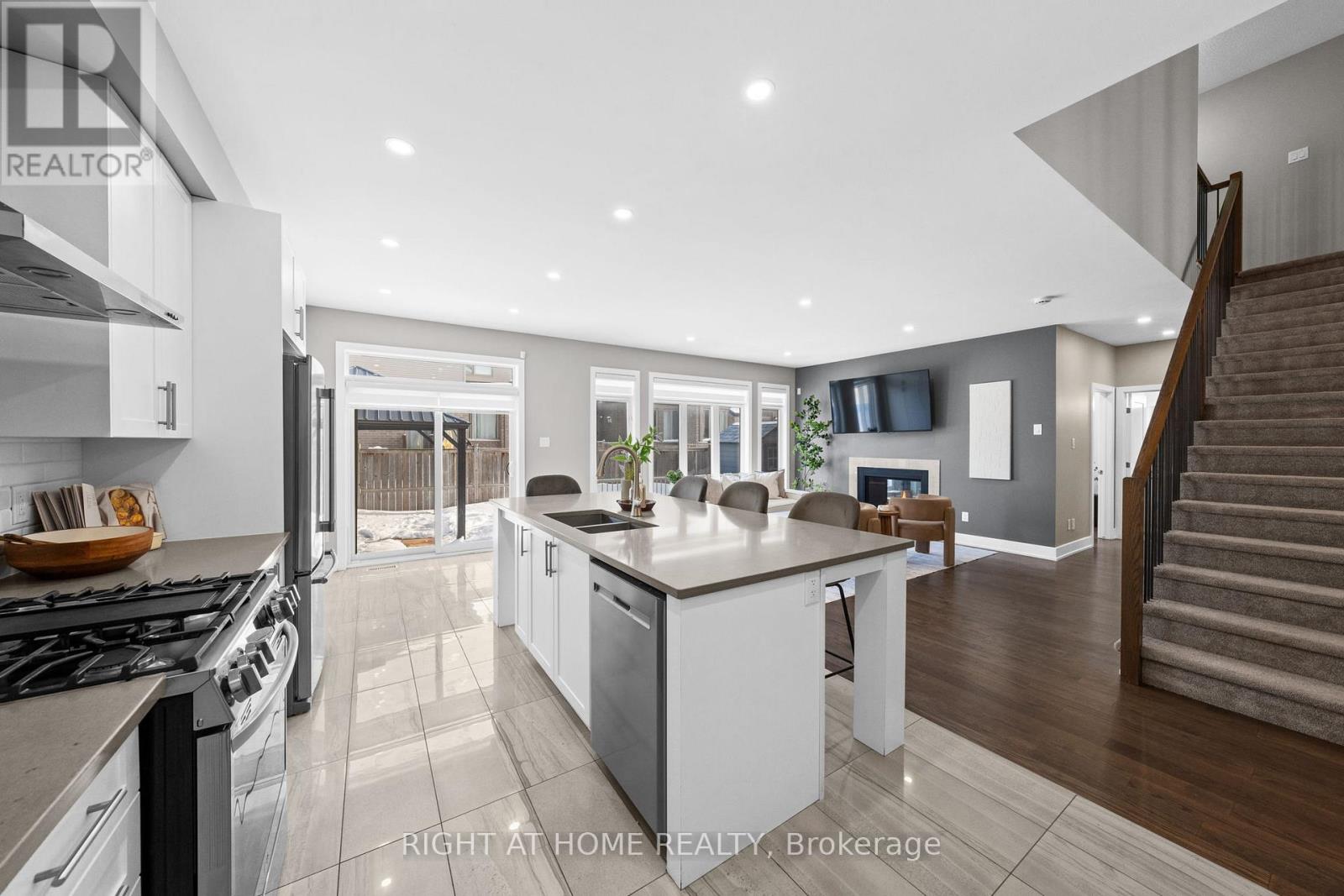 424 Golden Springs Drive, Ottawa, Ontario  K4M 0B9 - Photo 15 - X12819598