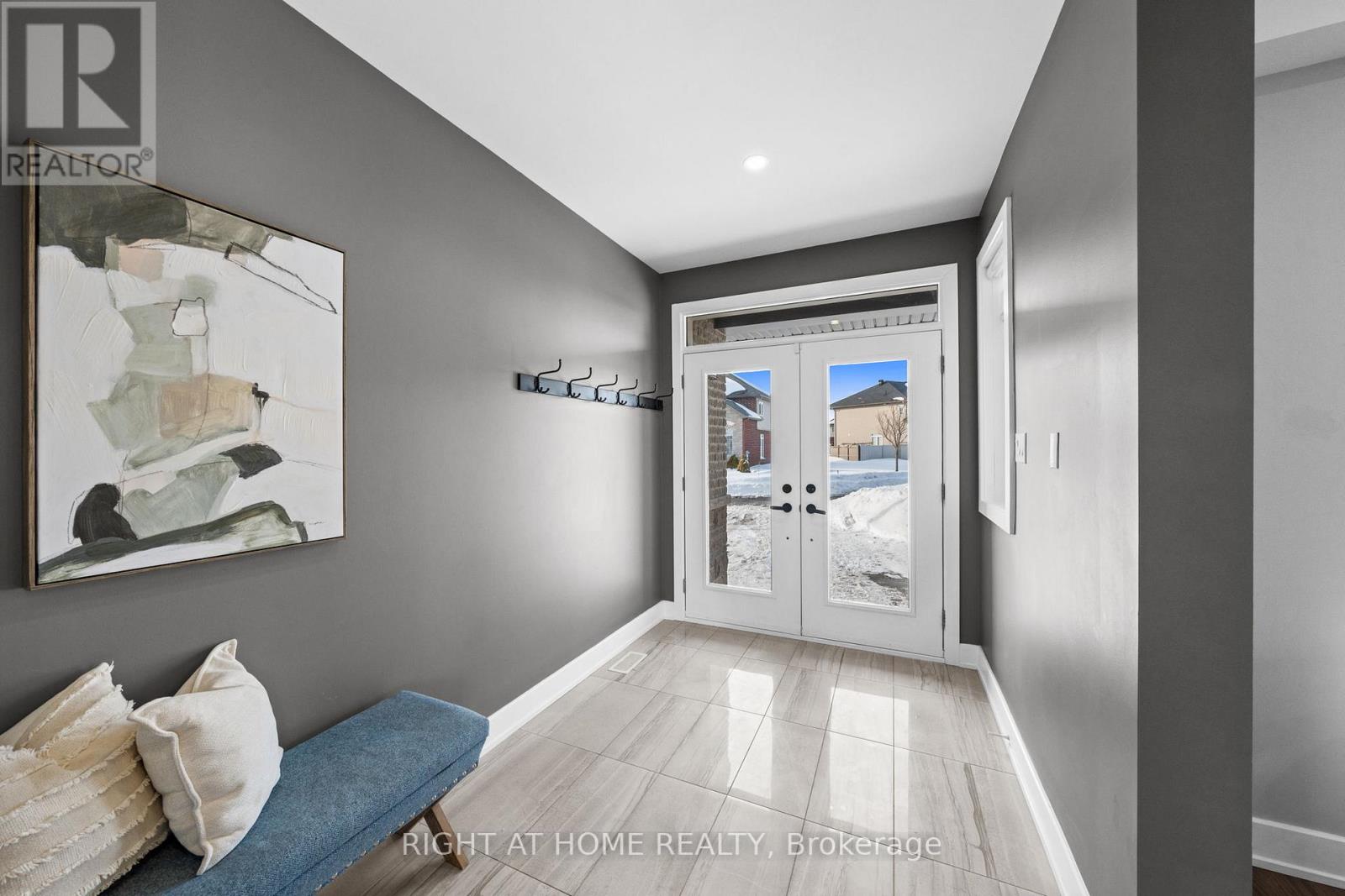 424 Golden Springs Drive, Ottawa, Ontario  K4M 0B9 - Photo 4 - X12819598