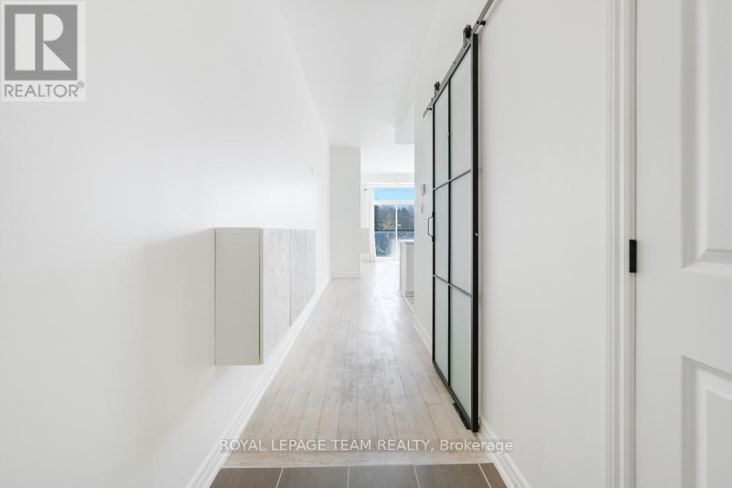 203 - 500 Claridge Drive, Ottawa, Ontario  K2J 3G5 - Photo 4 - X12819602