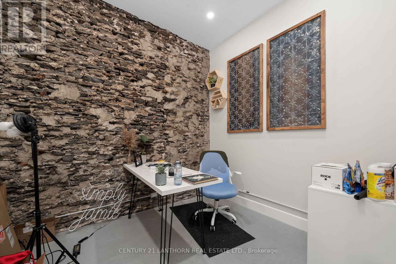 233 Front Street, Belleville (Belleville Ward), Ontario  K8N 2Z4 - Photo 7 - X12819572