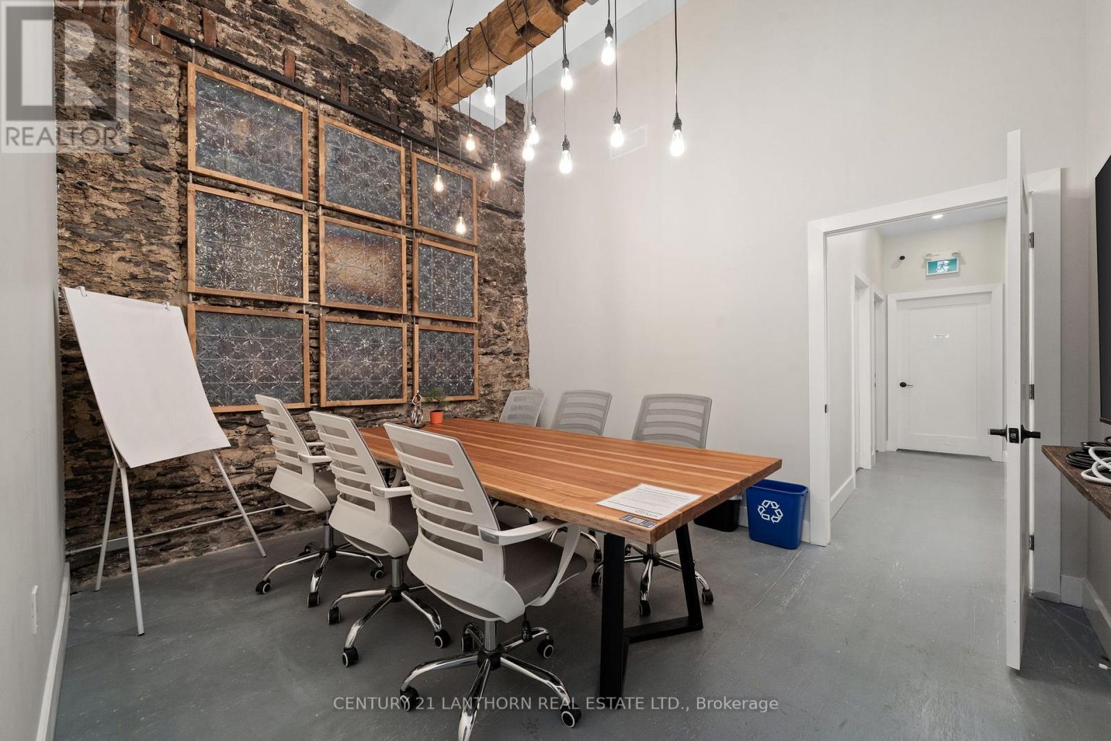 233 Front Street, Belleville (Belleville Ward), Ontario  K8N 2Z4 - Photo 8 - X12819572