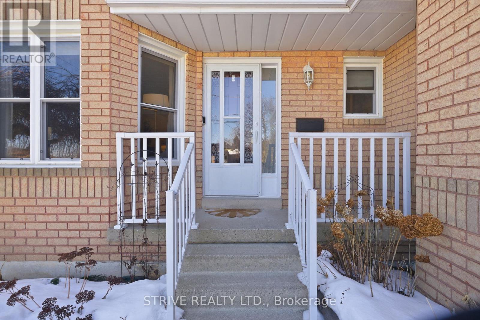 705 Carlisle Street, Cobourg, Ontario  K9A 5E4 - Photo 4 - X12819704