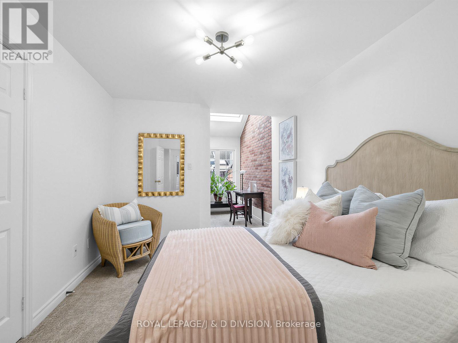 47 Soho Square, Toronto, Ontario  M5T 2Z2 - Photo 15 - C12819512