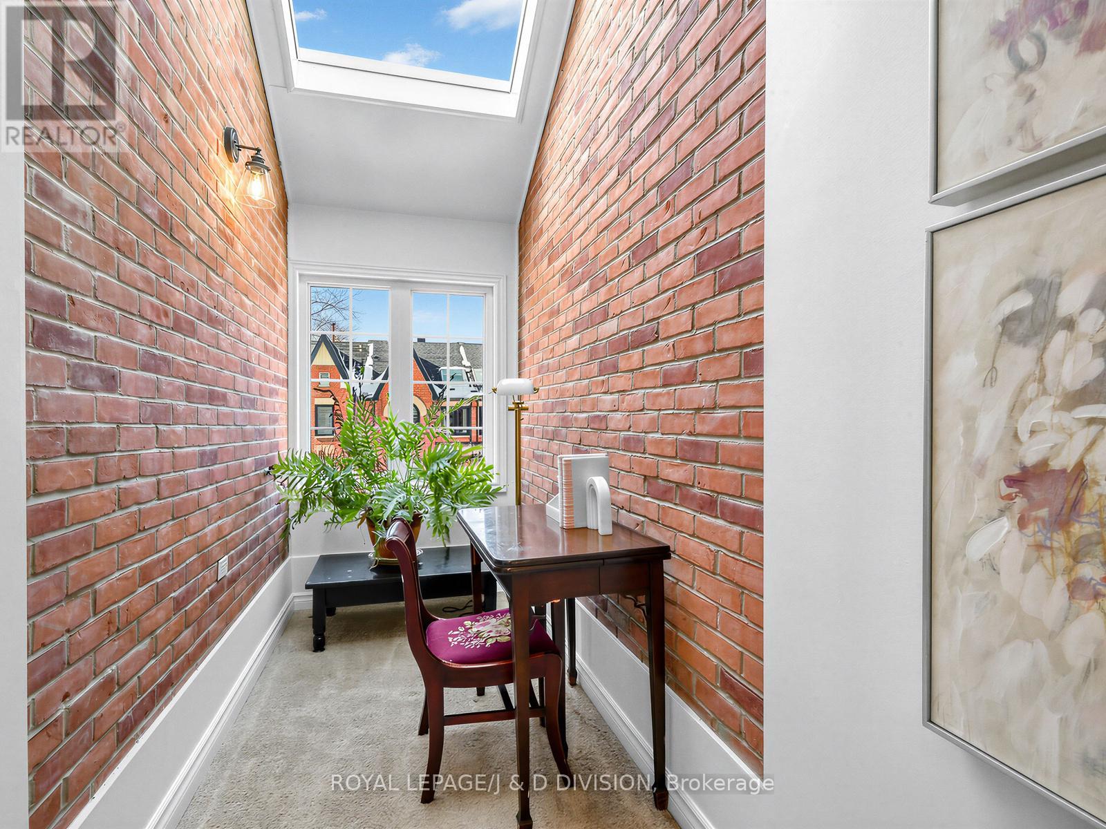 47 Soho Square, Toronto, Ontario  M5T 2Z2 - Photo 16 - C12819512