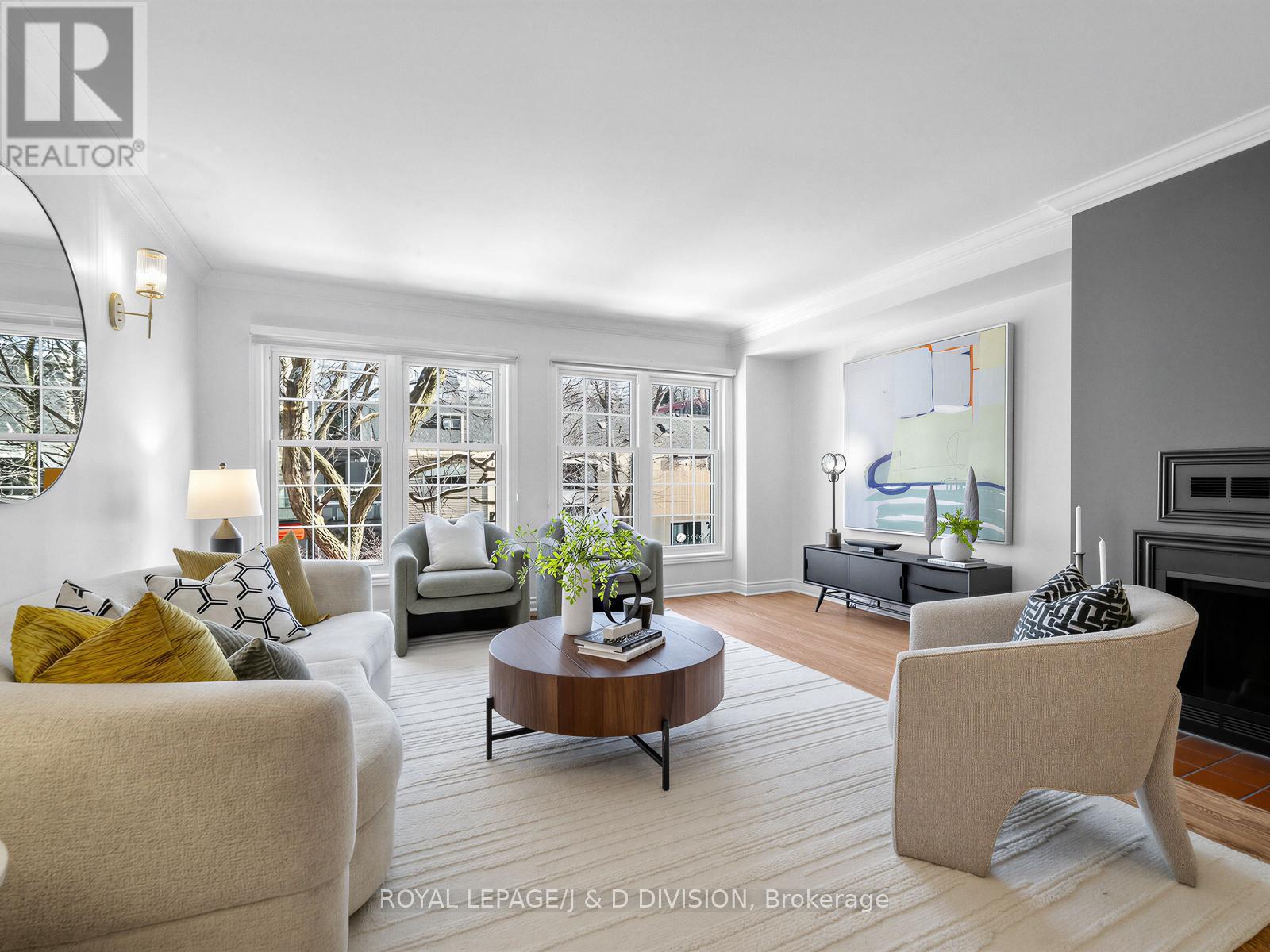 47 Soho Square, Toronto, Ontario  M5T 2Z2 - Photo 3 - C12819512