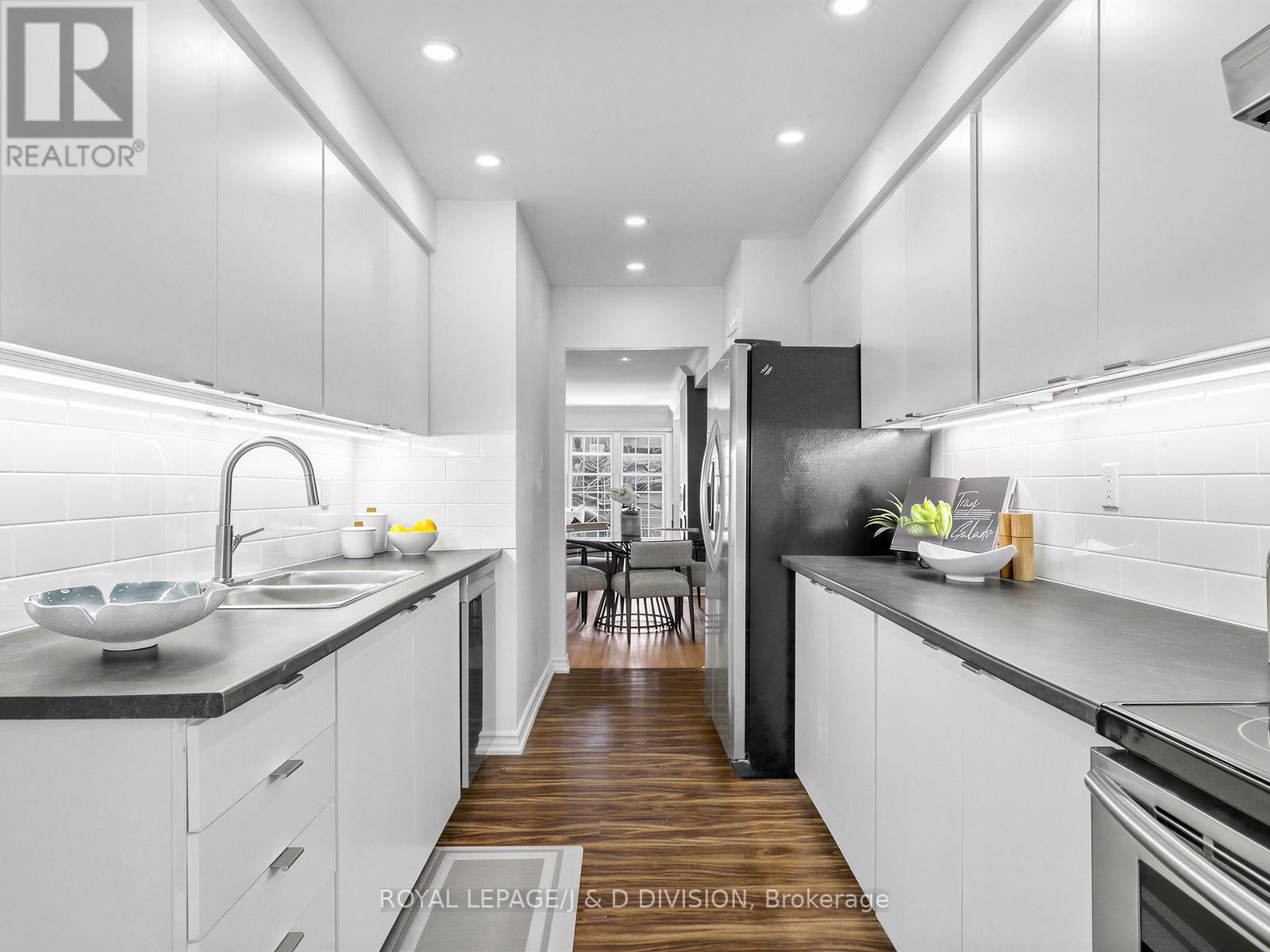 47 Soho Square, Toronto, Ontario  M5T 2Z2 - Photo 9 - C12819512