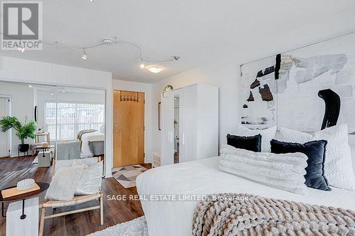 819 - 600 Queens Quay W, Toronto, Ontario M5V 3M3 - Photo 4 - C12819526