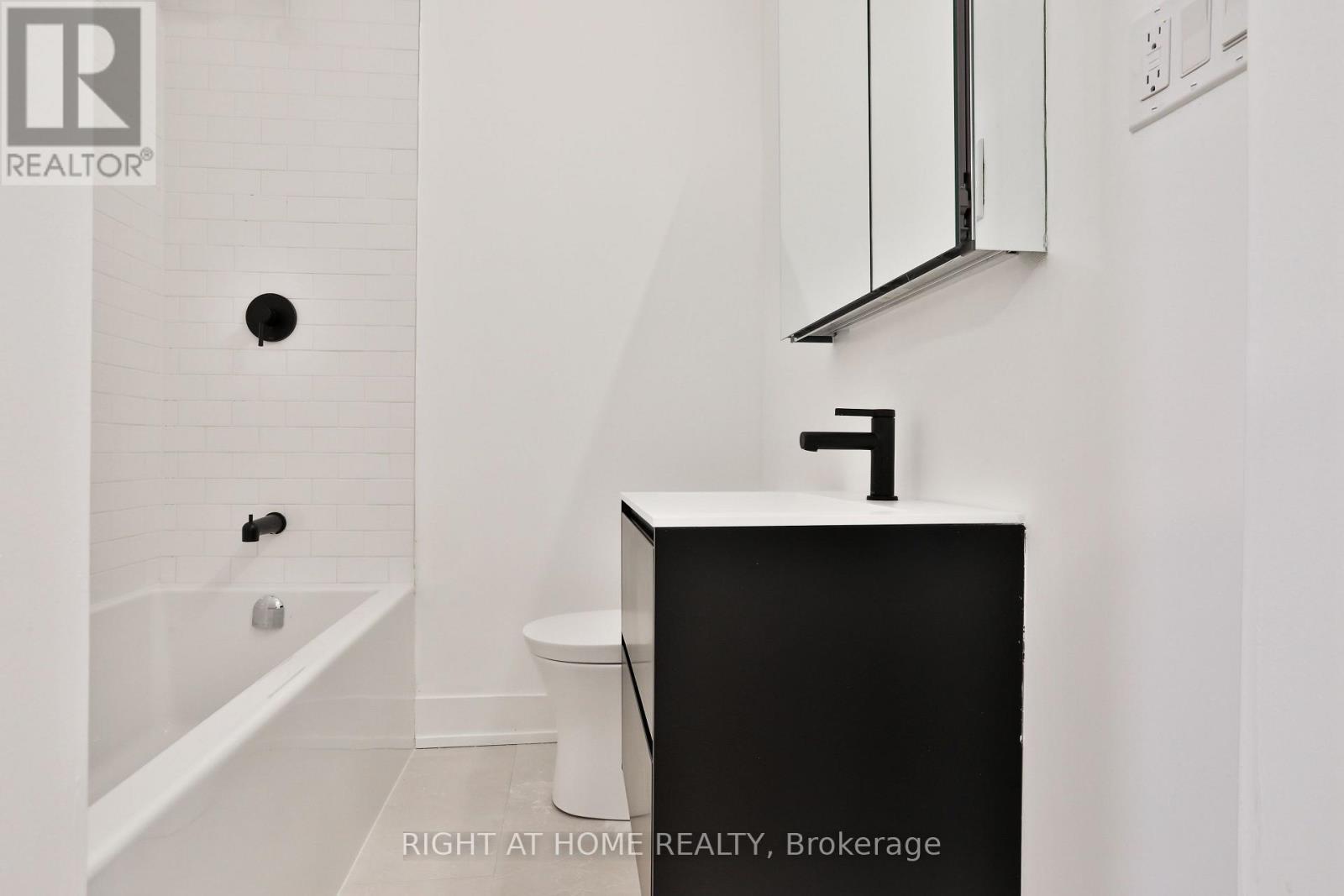 2f - 554 College Street, Toronto, Ontario  M6G 1B1 - Photo 8 - C12819706