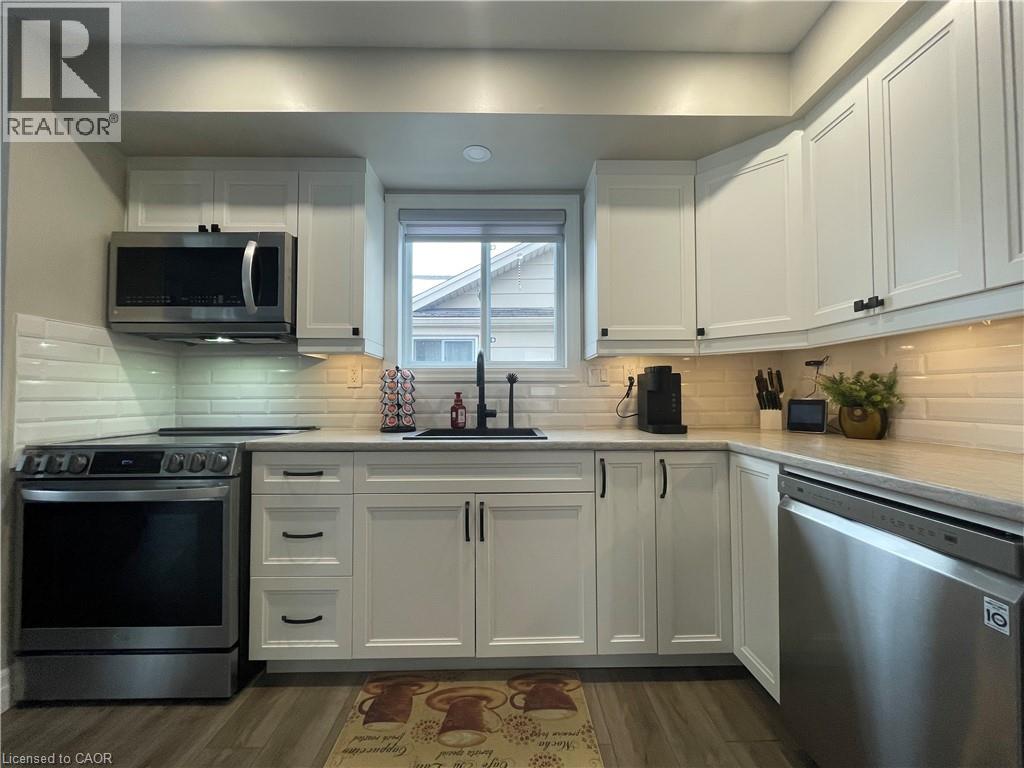 22 Matthew Court, Kitchener, Ontario  N2B 1W6 - Photo 10 - 40805834