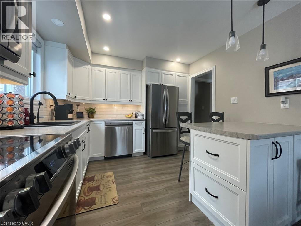 22 Matthew Court, Kitchener, Ontario  N2B 1W6 - Photo 13 - 40805834