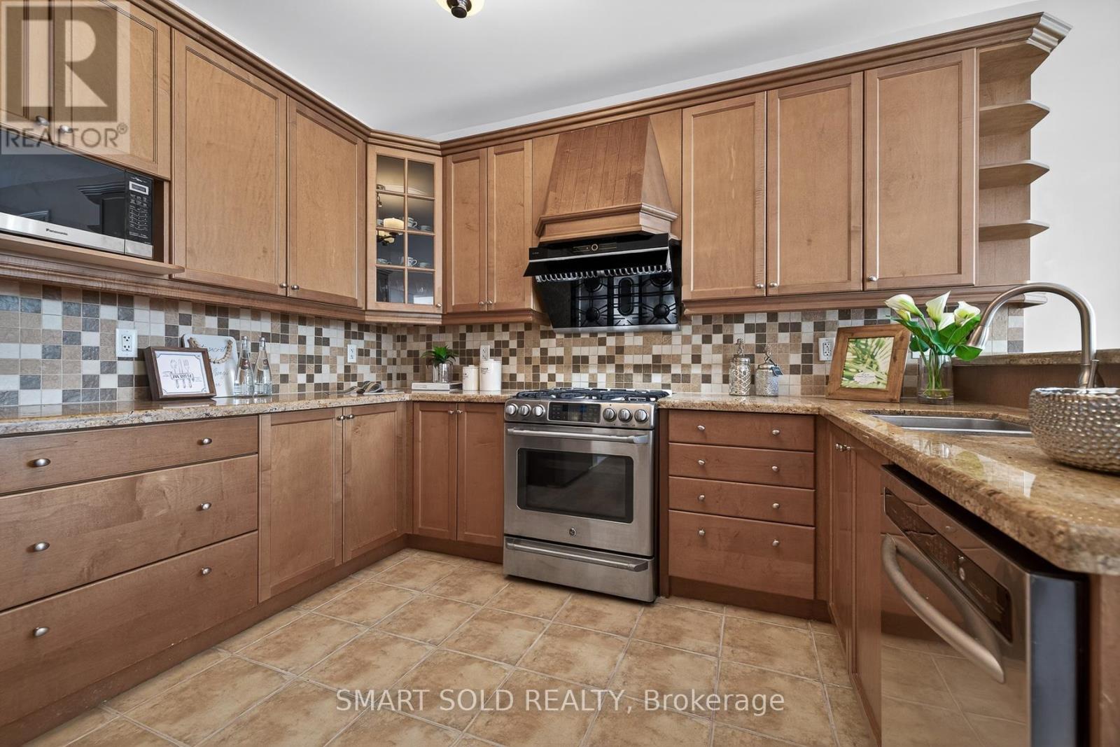 35 Routledge Drive, Richmond Hill, Ontario  L4E 0C4 - Photo 10 - N12819552