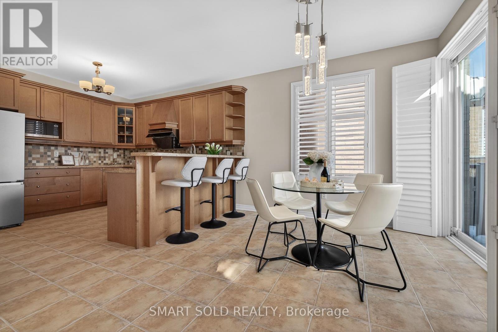 35 Routledge Drive, Richmond Hill, Ontario  L4E 0C4 - Photo 9 - N12819552