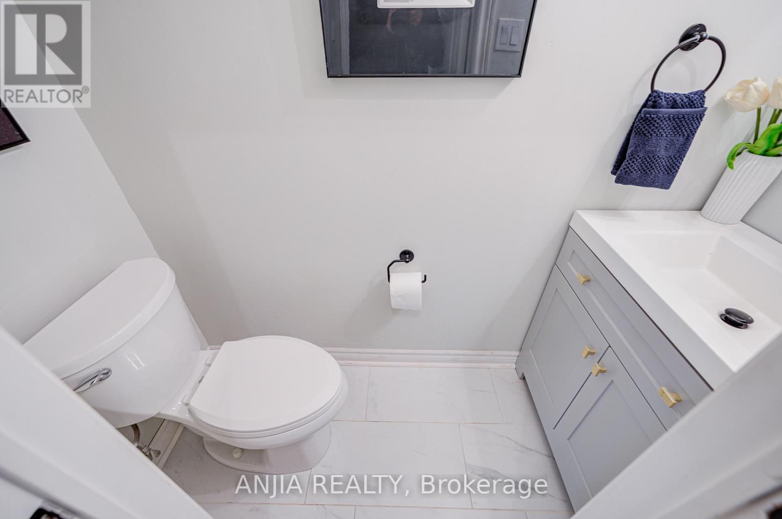 70 Fairlee Circle, Whitchurch-Stouffville, Ontario  L4A 0V3 - Photo 15 - N12819584