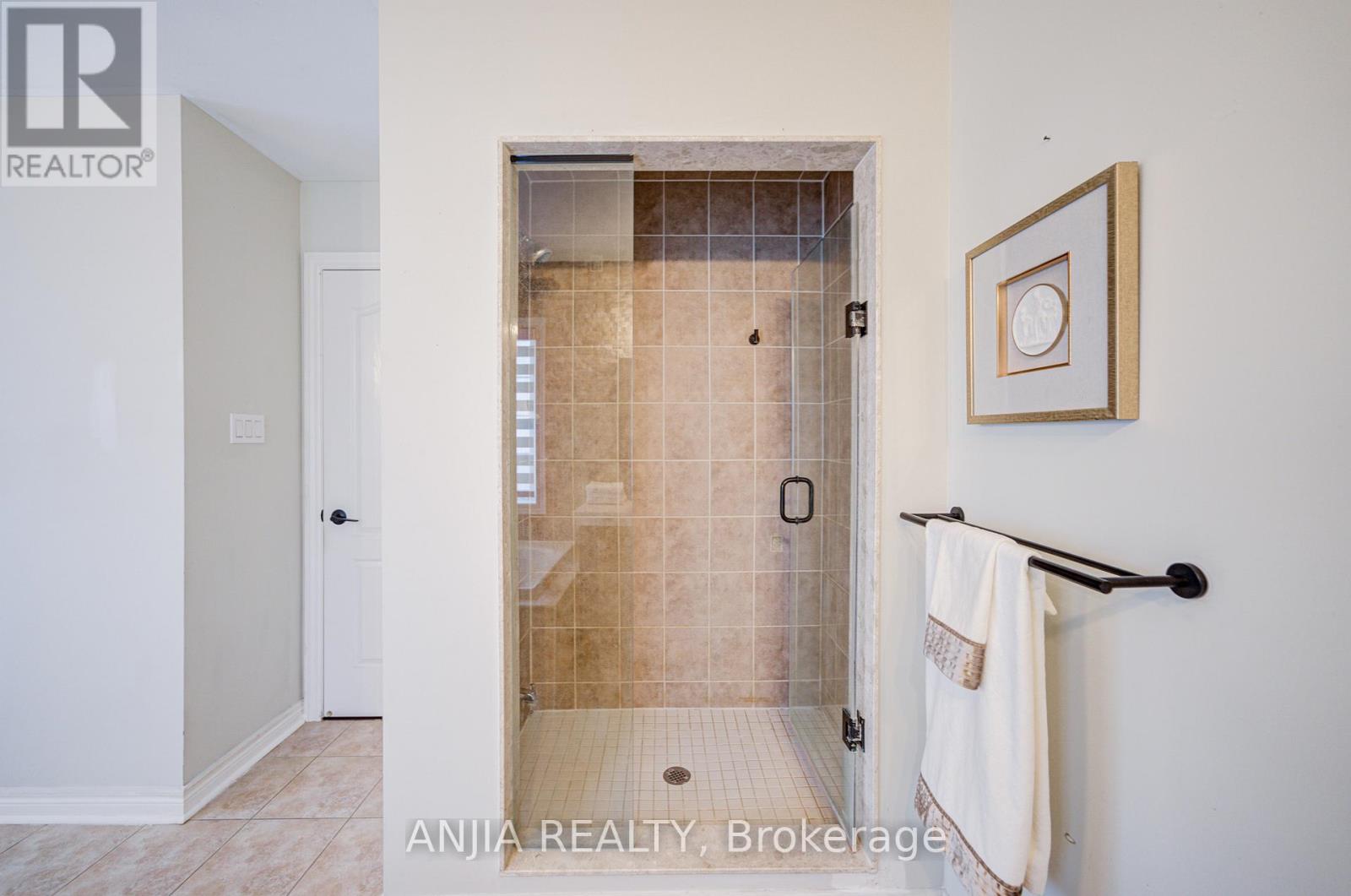 70 Fairlee Circle, Whitchurch-Stouffville, Ontario  L4A 0V3 - Photo 30 - N12819584