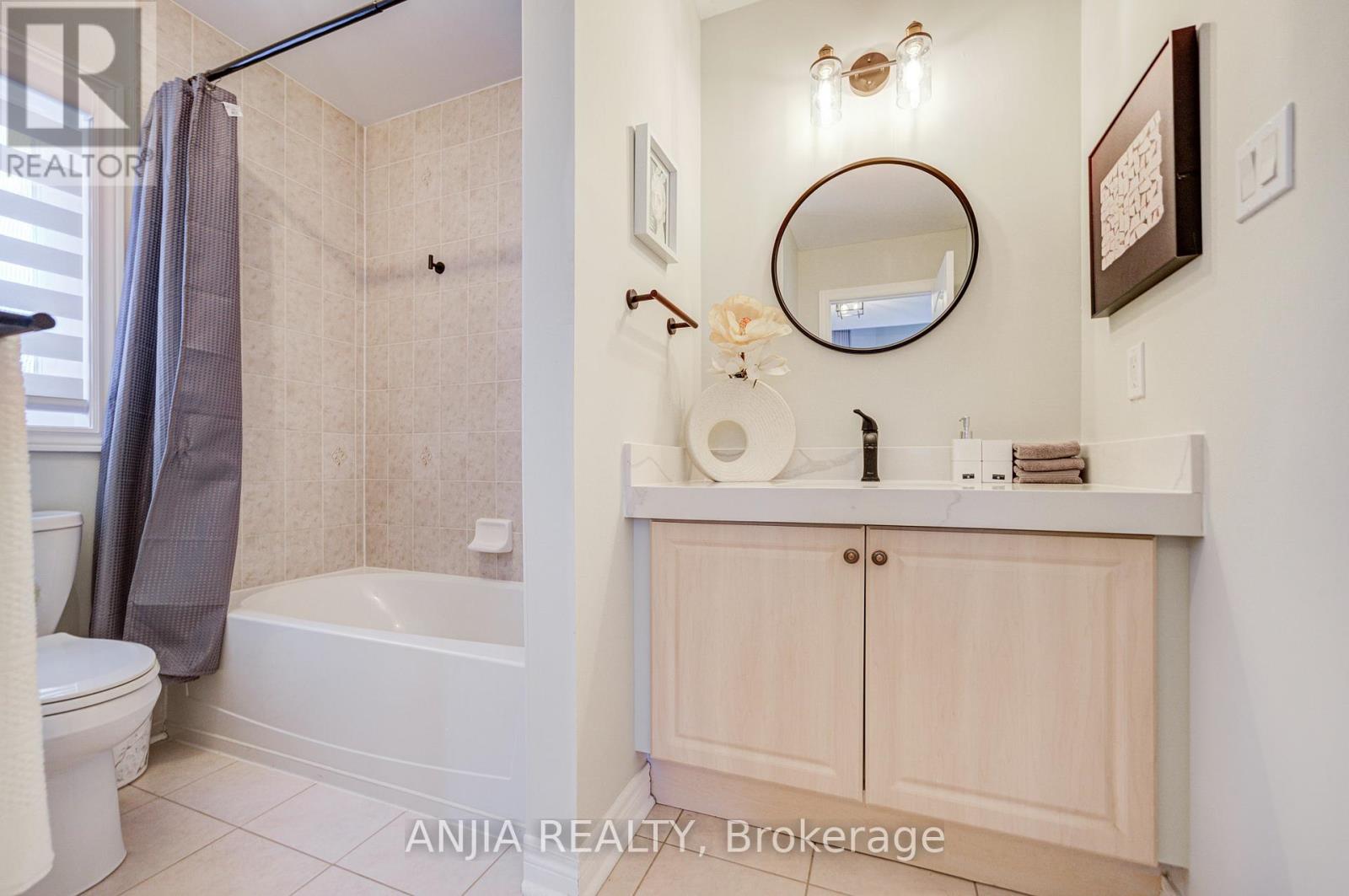 70 Fairlee Circle, Whitchurch-Stouffville, Ontario  L4A 0V3 - Photo 40 - N12819584