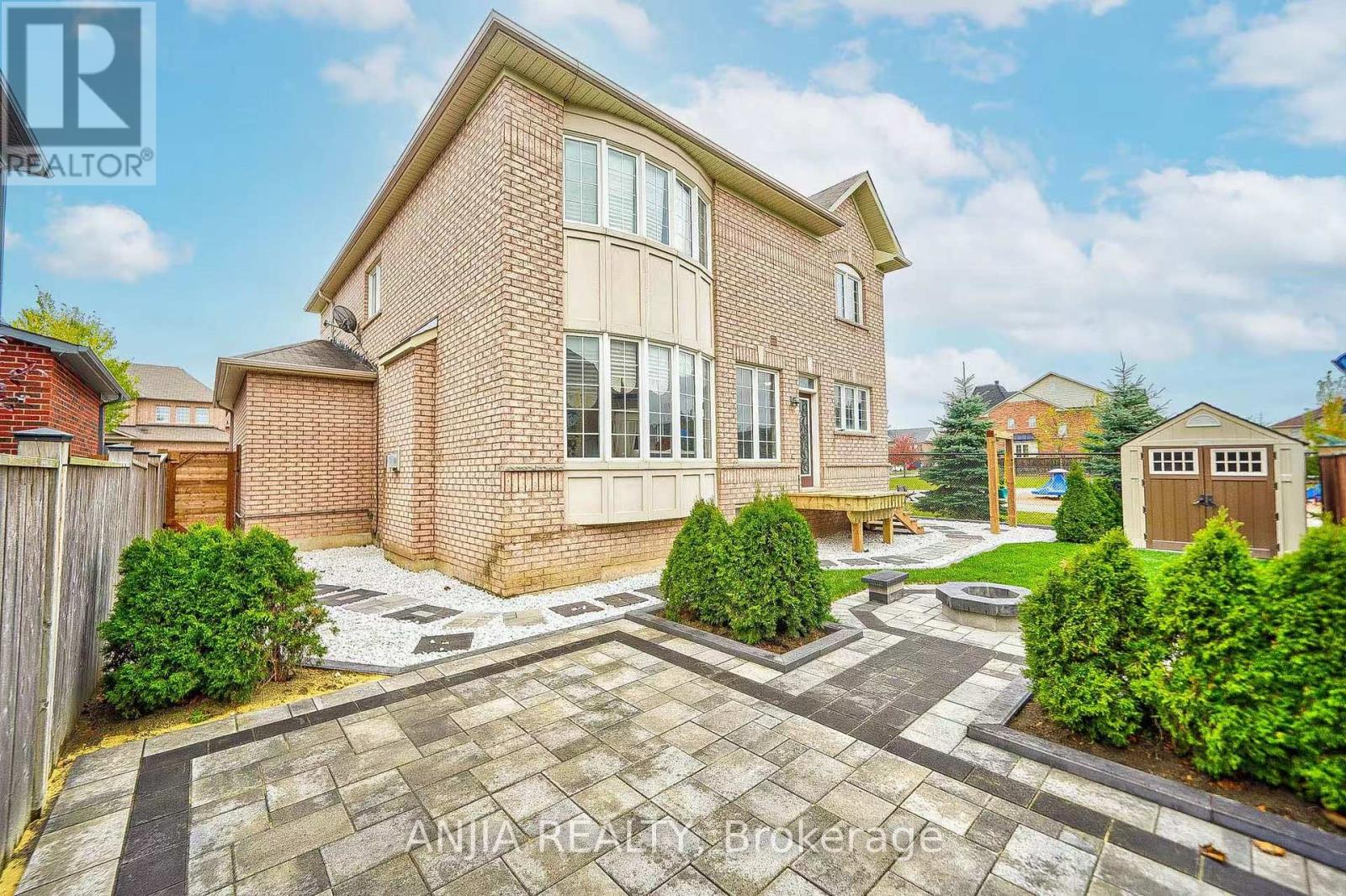 70 Fairlee Circle, Whitchurch-Stouffville, Ontario  L4A 0V3 - Photo 45 - N12819584
