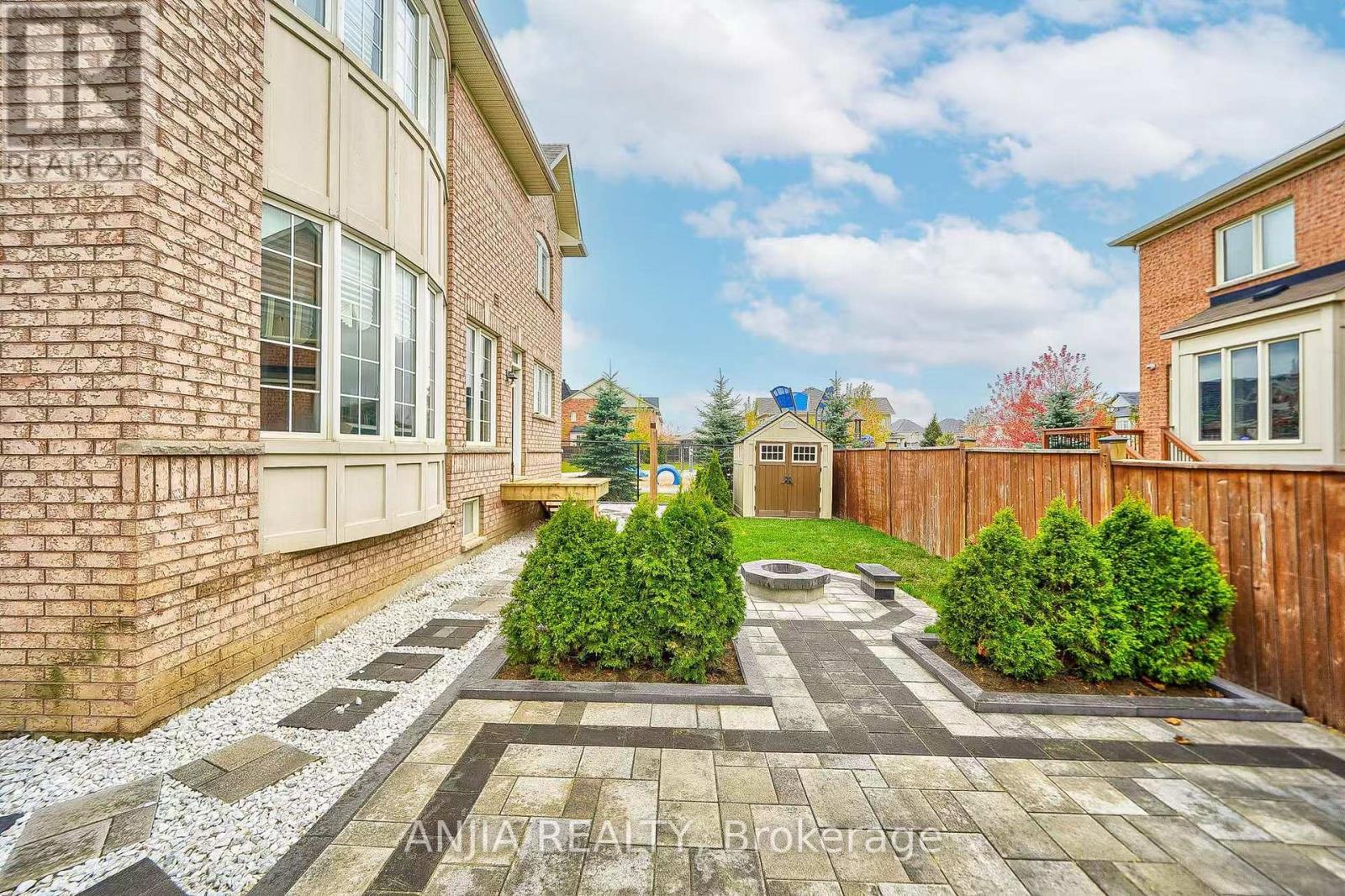 70 Fairlee Circle, Whitchurch-Stouffville, Ontario  L4A 0V3 - Photo 46 - N12819584