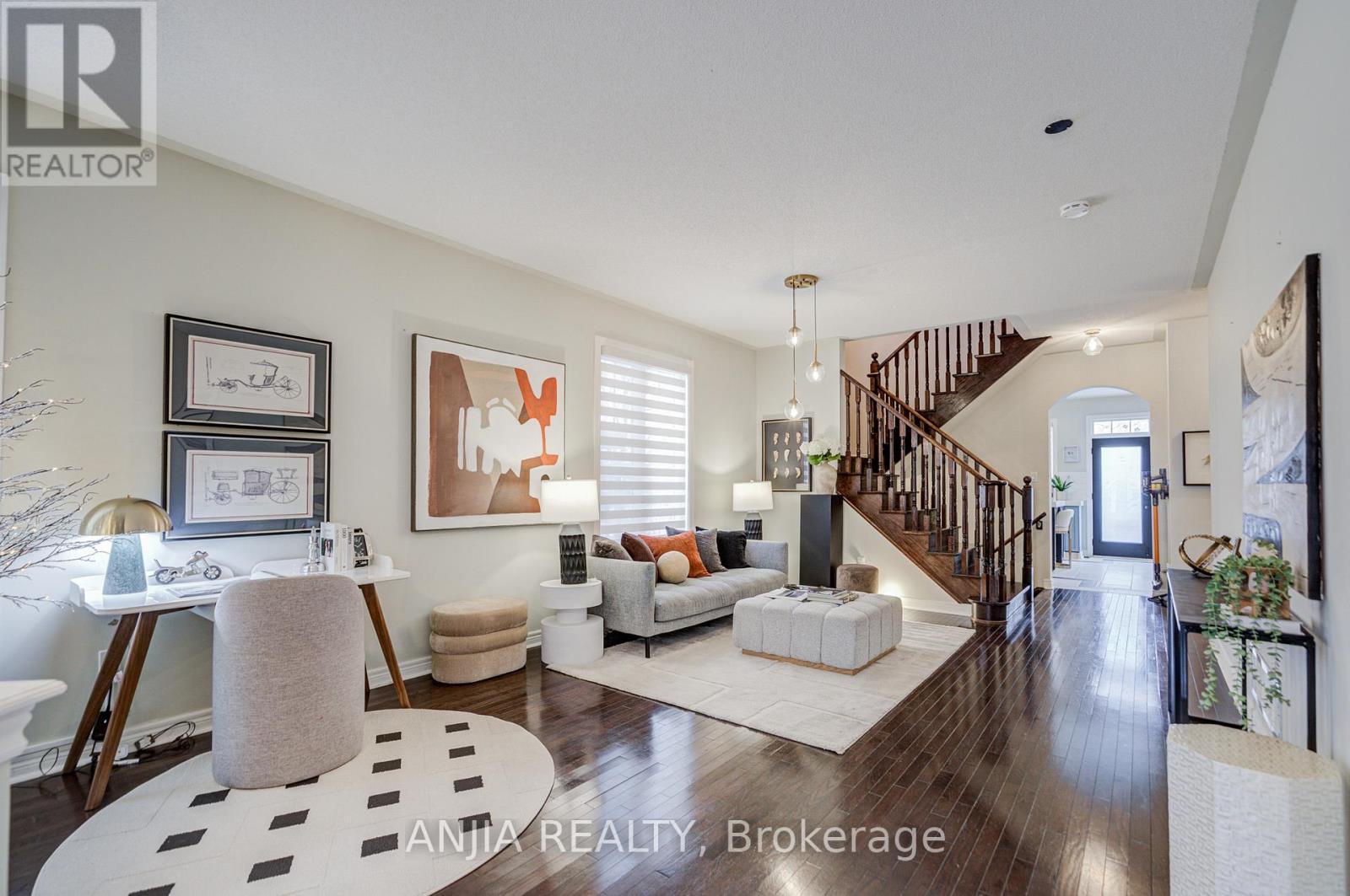 70 Fairlee Circle, Whitchurch-Stouffville, Ontario  L4A 0V3 - Photo 8 - N12819584