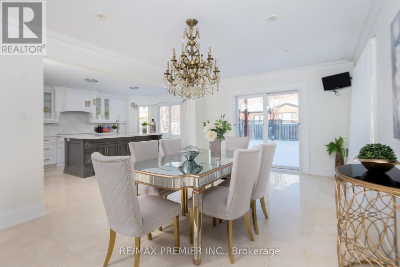 101 Woodgreen Drive N, Vaughan, Ontario  L4L 3S2 - Photo 12 - N12819716