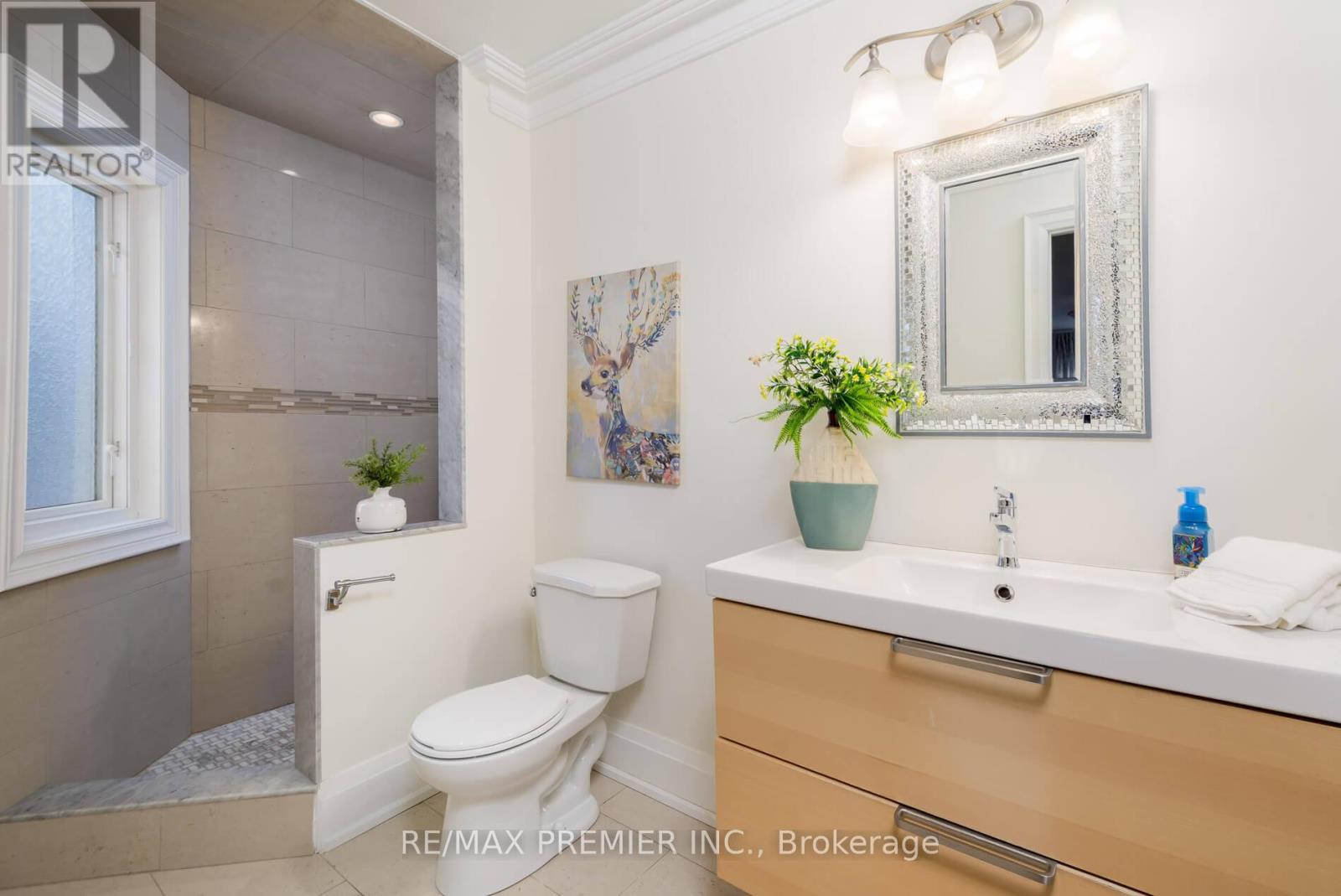 101 Woodgreen Drive N, Vaughan, Ontario  L4L 3S2 - Photo 33 - N12819716