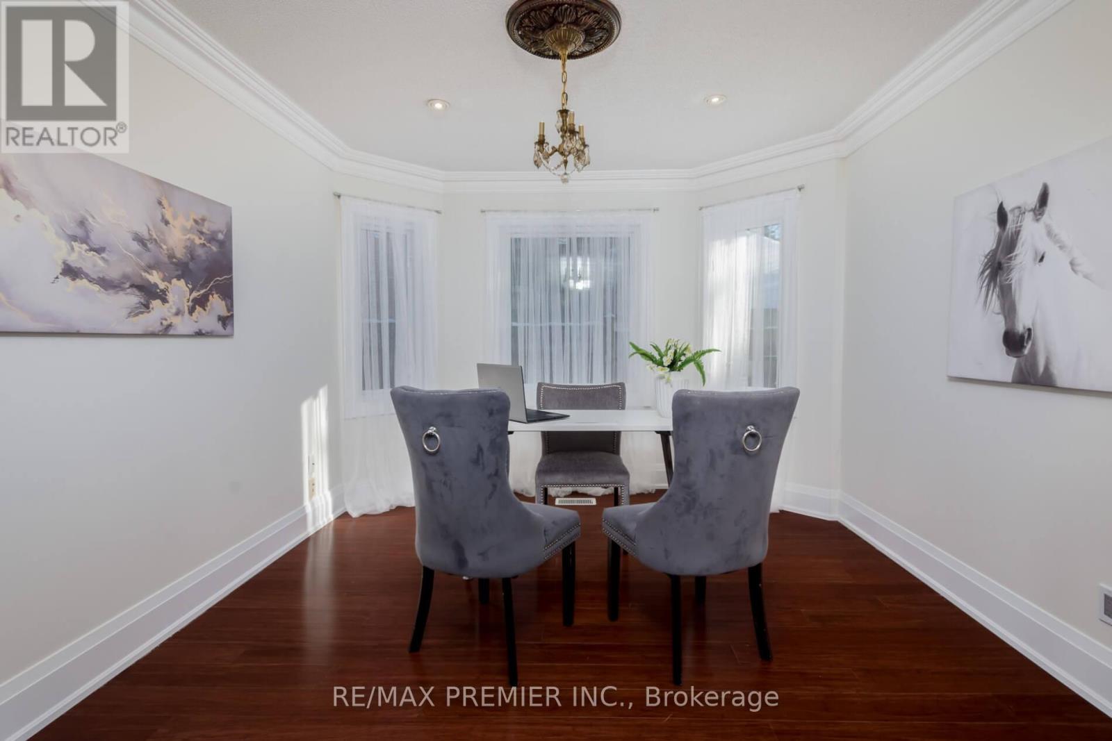 101 Woodgreen Drive N, Vaughan, Ontario  L4L 3S2 - Photo 8 - N12819716